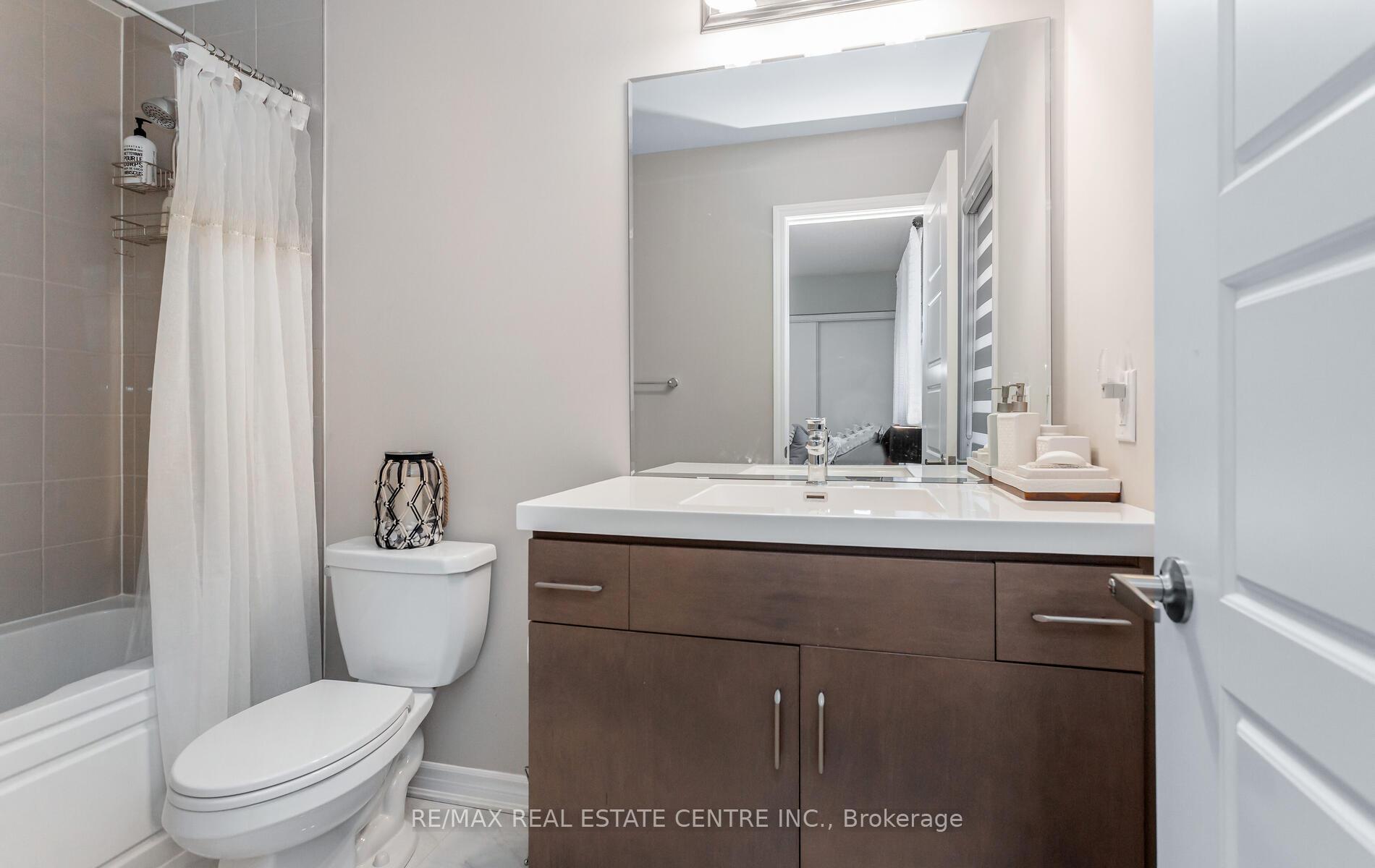 Photo 28 of 949 logan Drive, Milton, Cobban — HOMEH