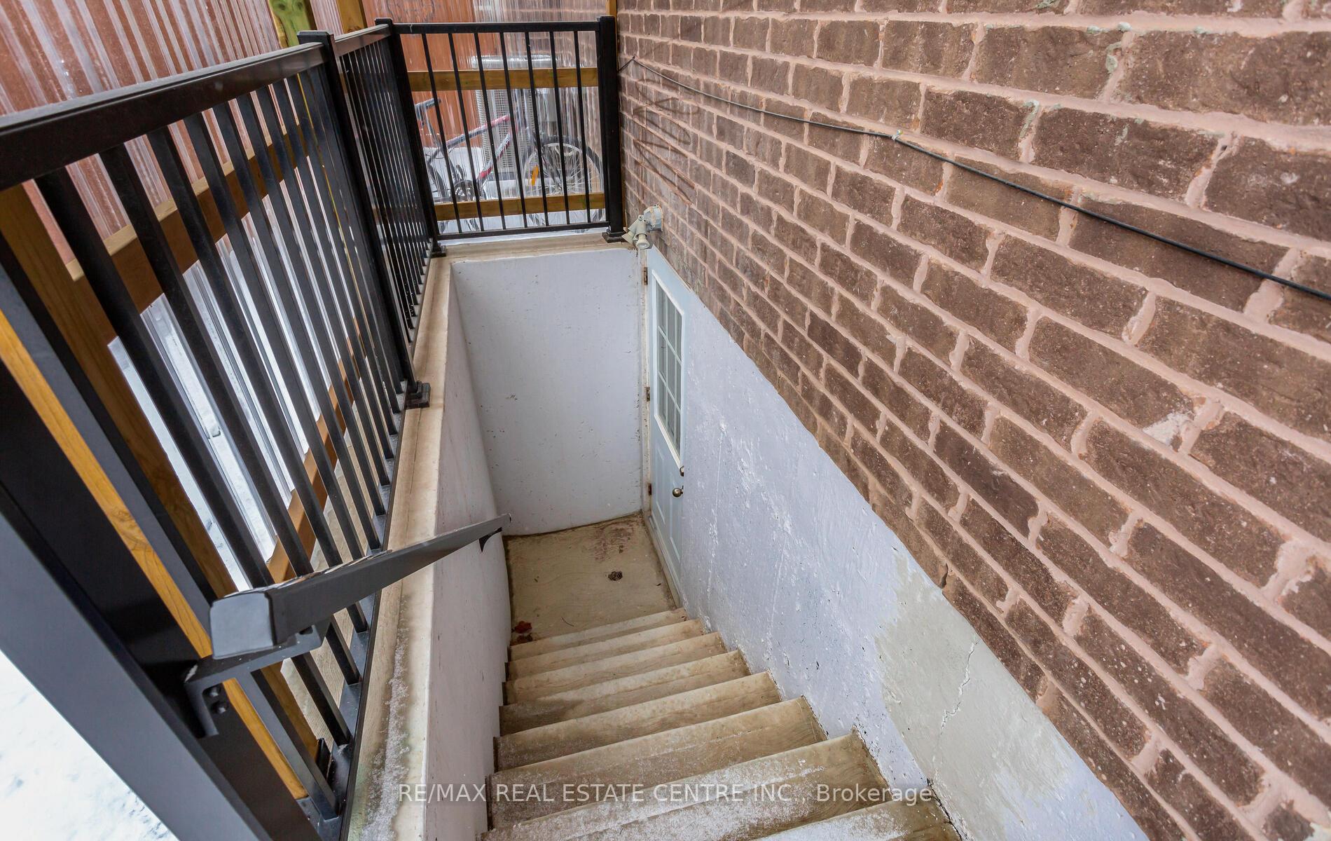 Photo 36 of 949 logan Drive, Milton, Cobban — HOMEH