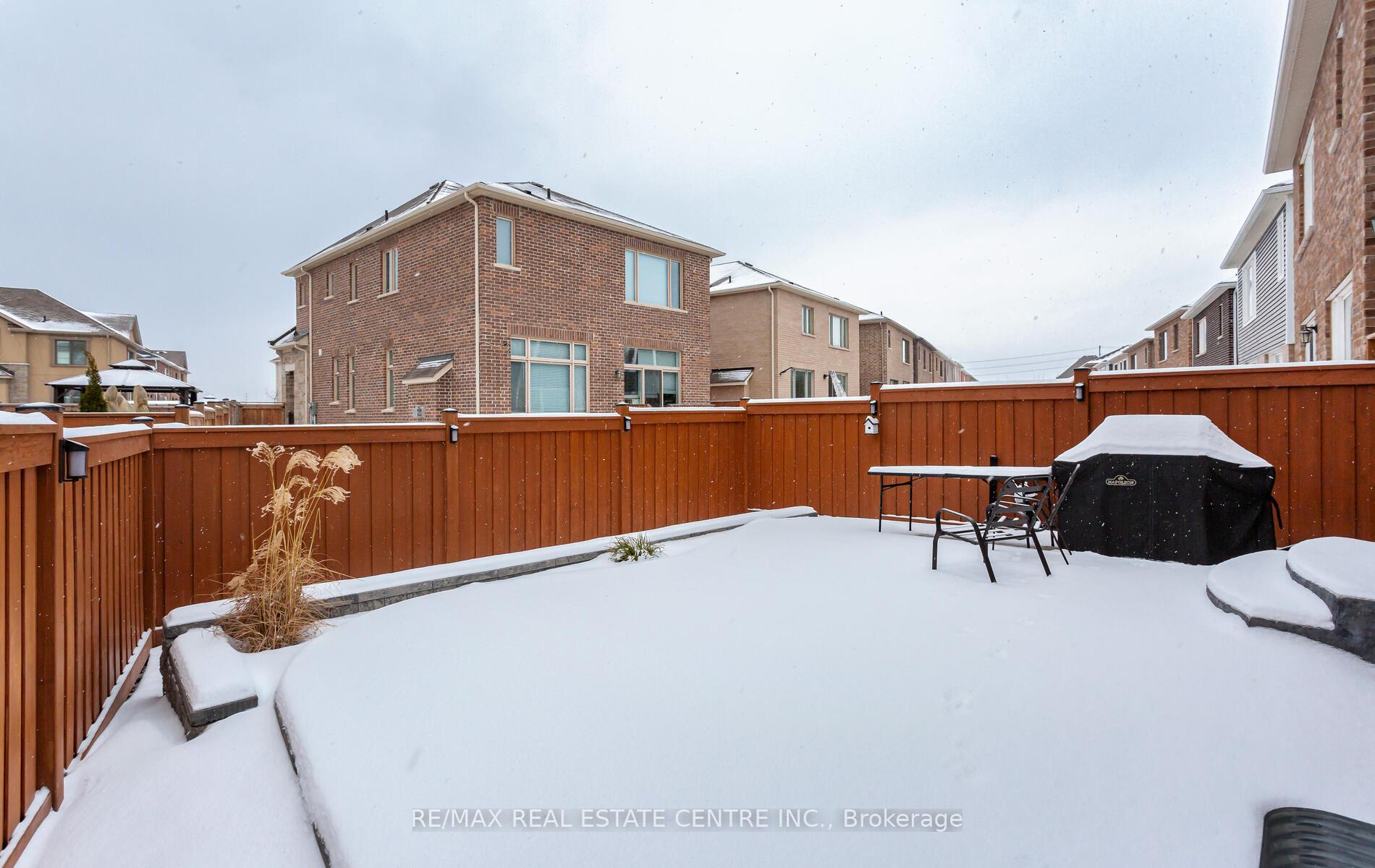 Photo 38 of 949 logan Drive, Milton, Cobban — HOMEH