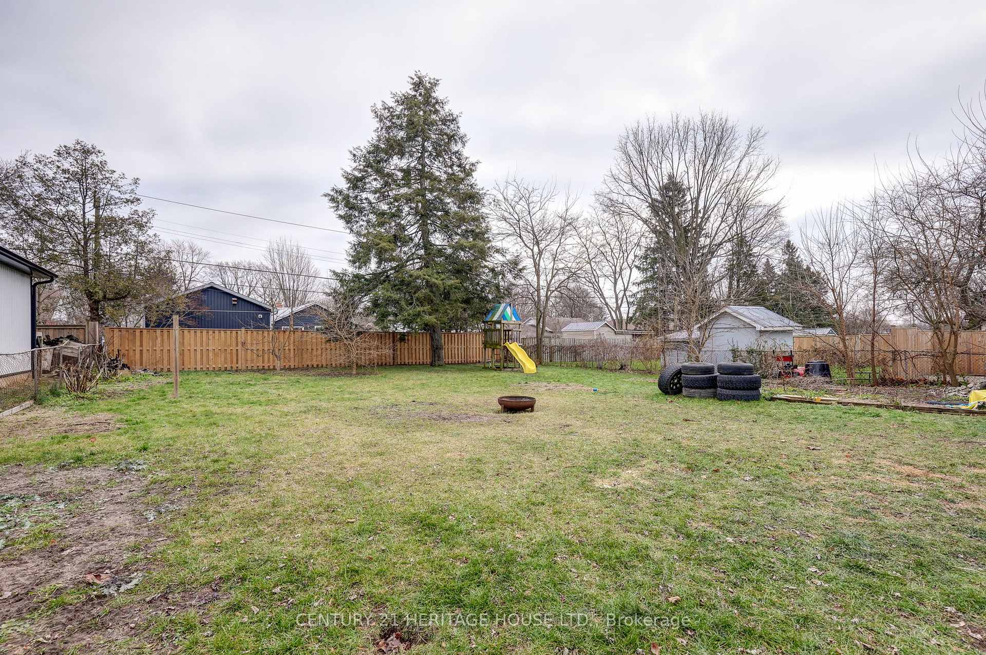 Photo 15 of 77 Fourth Avenue, Aylmer — HOMEH