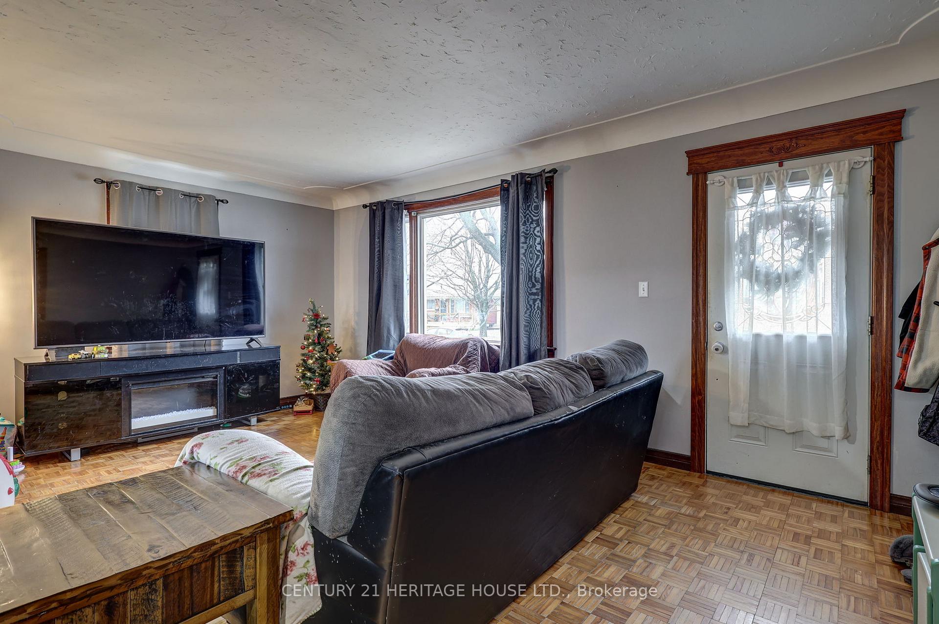 Photo 10 of 77 Fourth Avenue, Aylmer — HOMEH