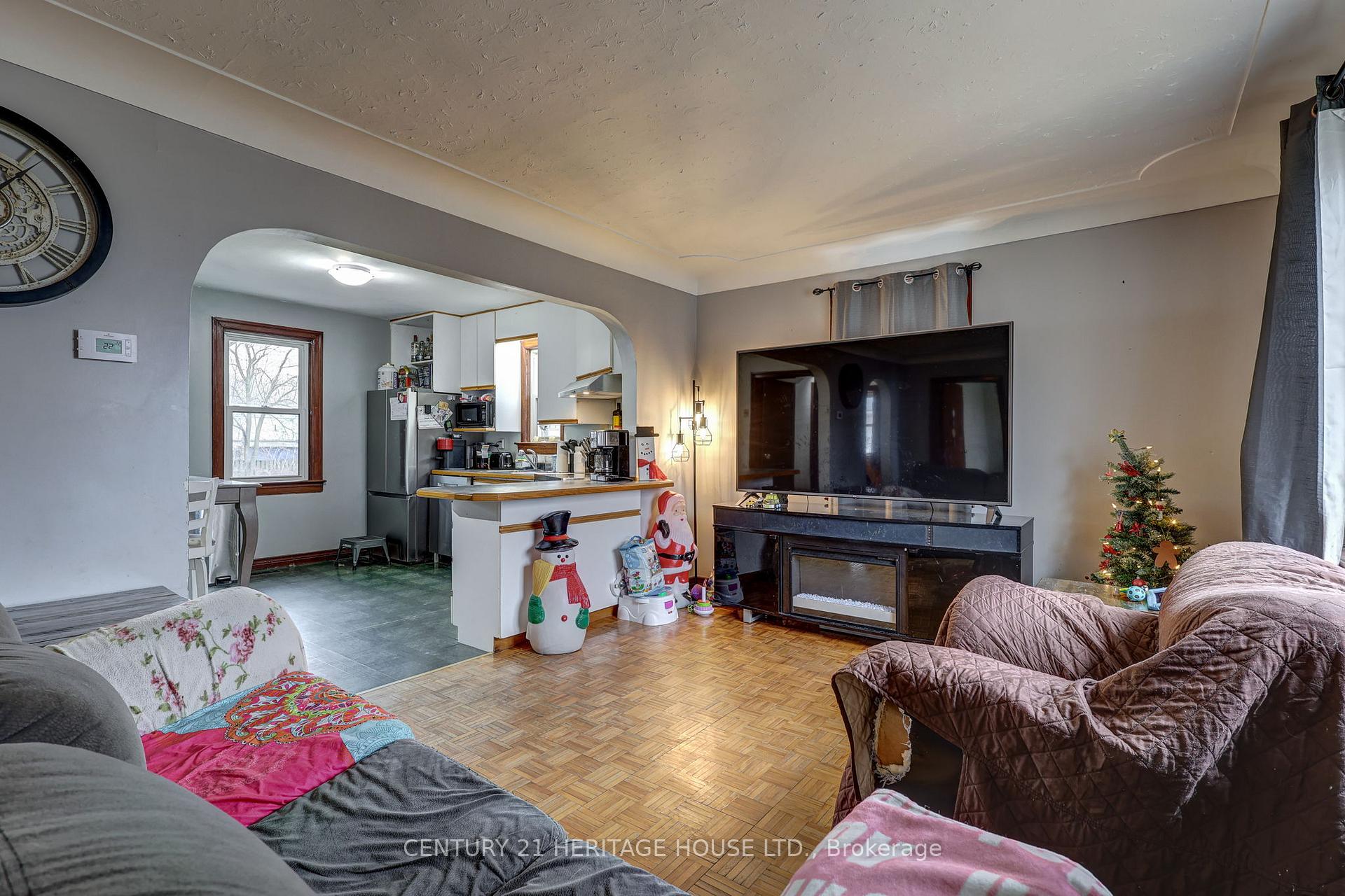 Photo 11 of 77 Fourth Avenue, Aylmer — HOMEH