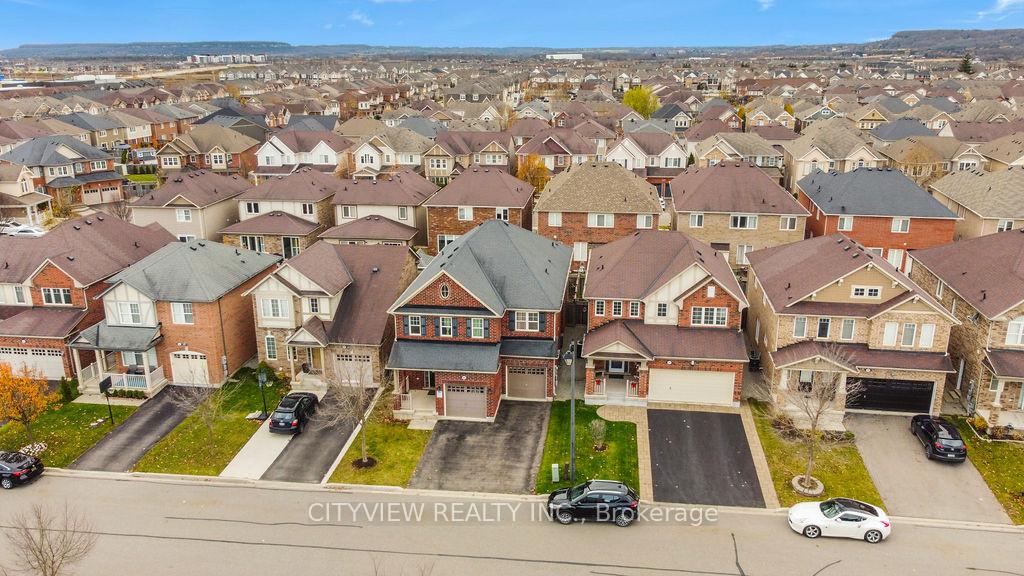 Photo 3 of 984 Dice Way E, Milton, Willmott — HOMEH
