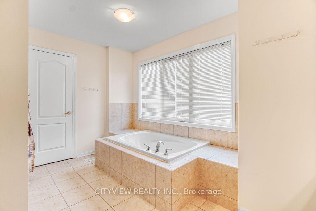Photo 25 of 984 Dice Way E, Milton, Willmott — HOMEH