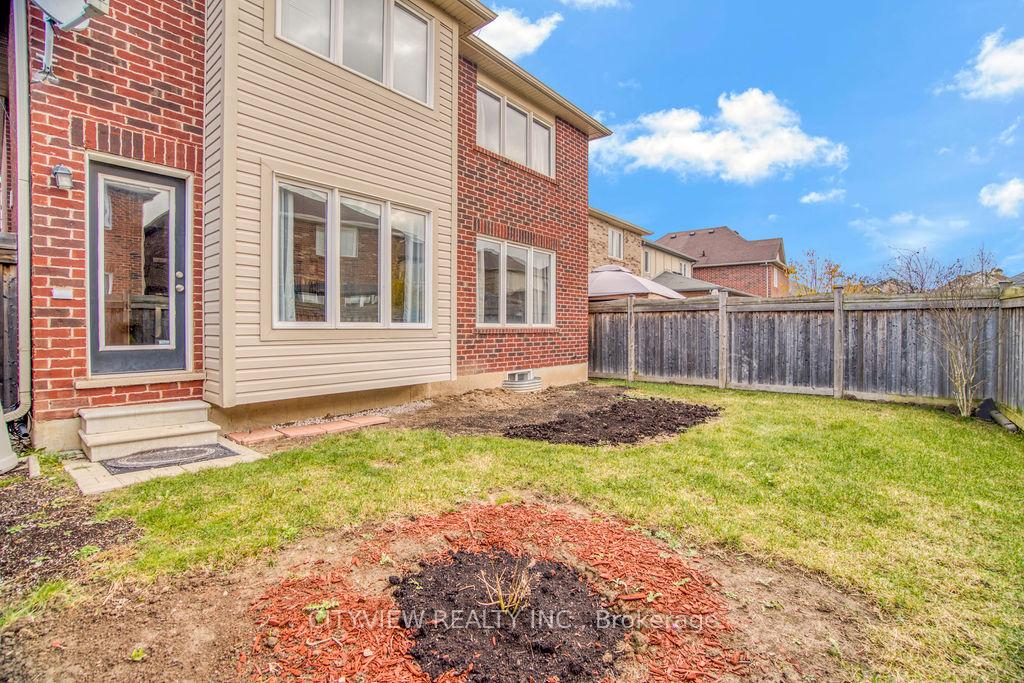 Photo 39 of 984 Dice Way E, Milton, Willmott — HOMEH