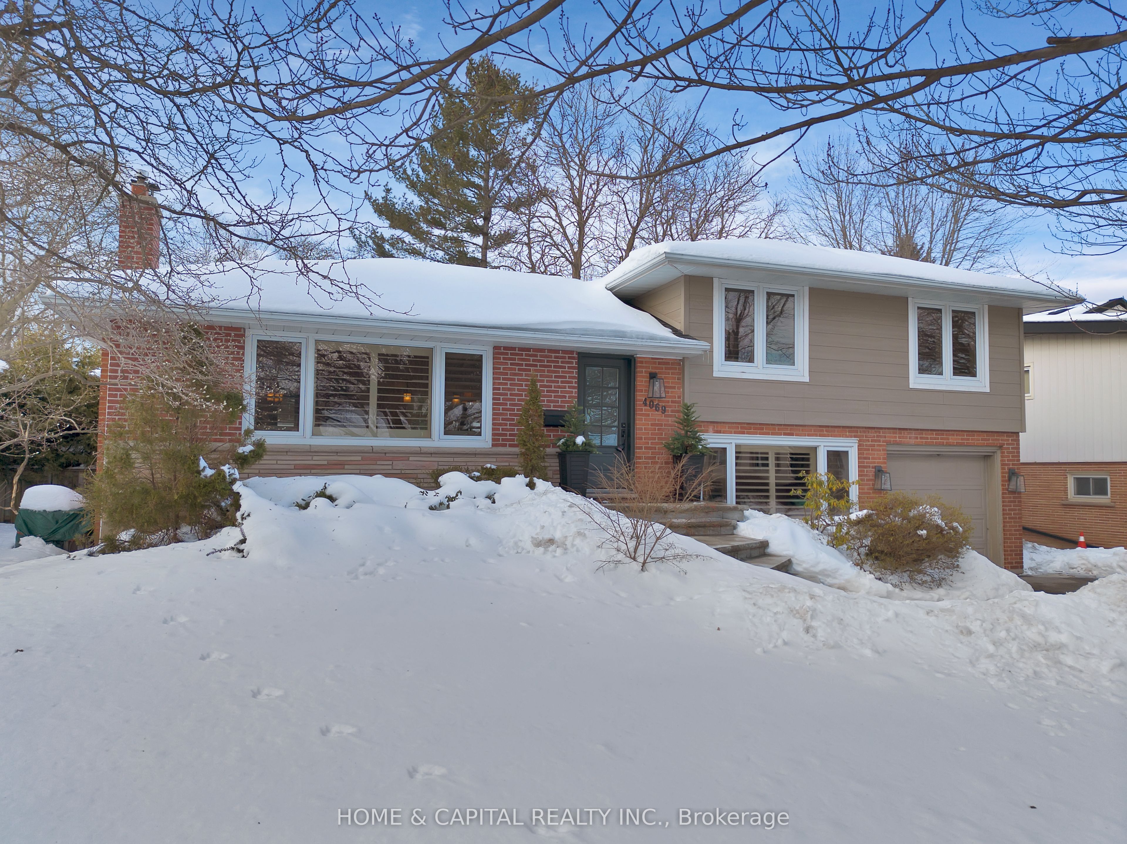 Photo 2 of 4069 Spruce Avenue, Burlington, Shoreacres — HOMEH