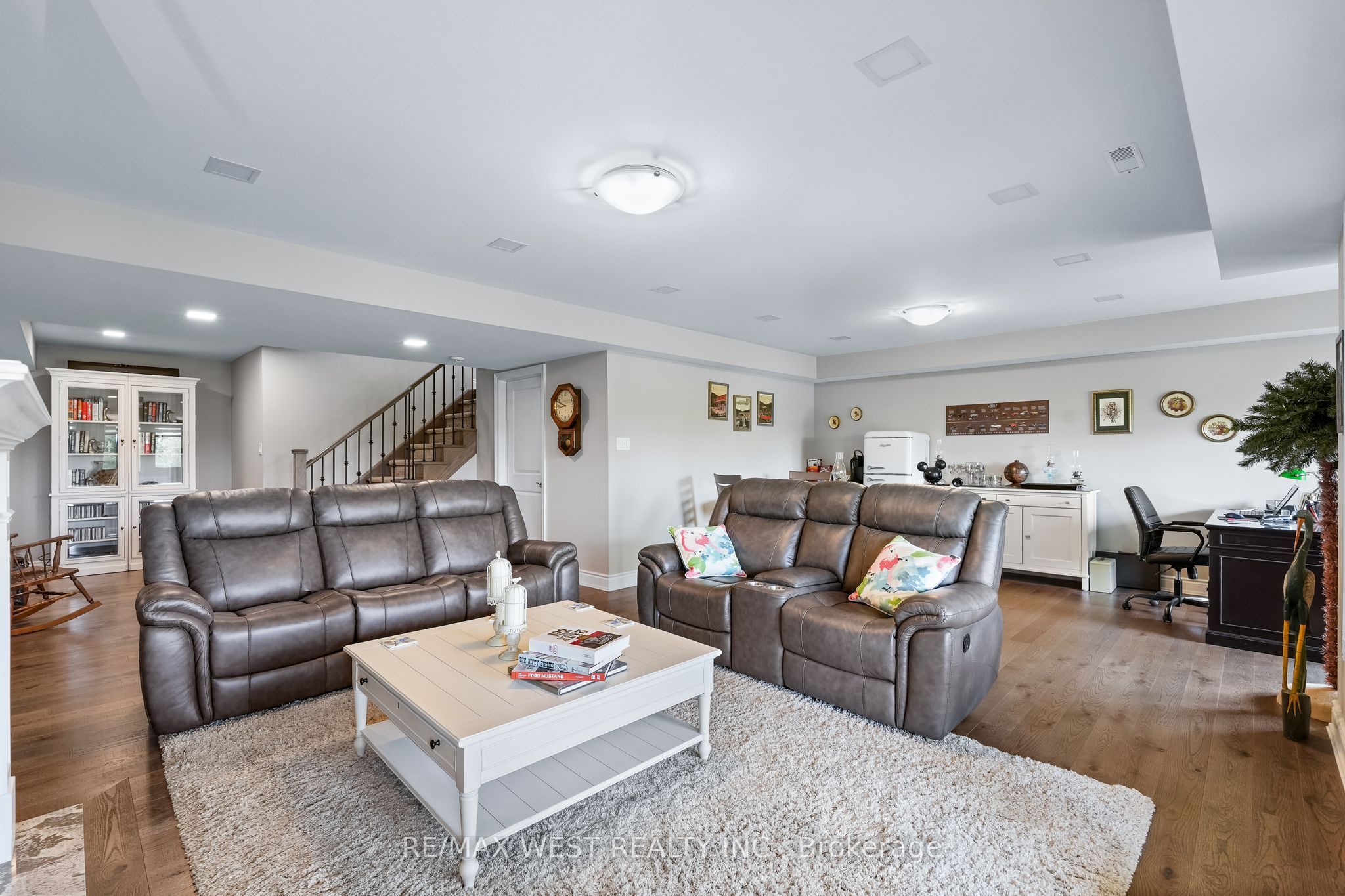 Photo 63 of Unit 29, 109 Ridge Way, New Tecumseth, Alliston — HOMEH