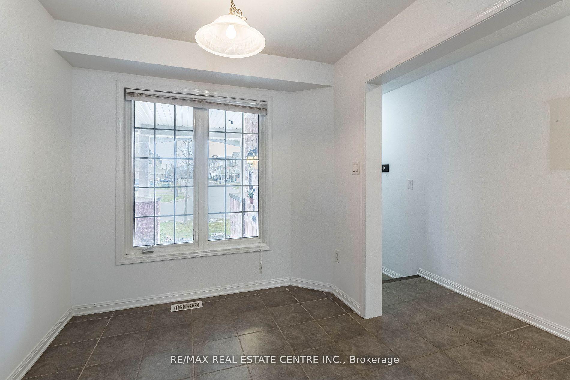 Photo 10 of 782 Johnson Heights, Milton, Coates — HOMEH