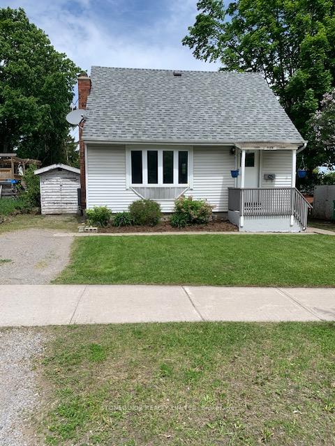 Photo 1 of 724 Fairbairn Street, Peterborough, Northcrest Ward 5 — HOMEH