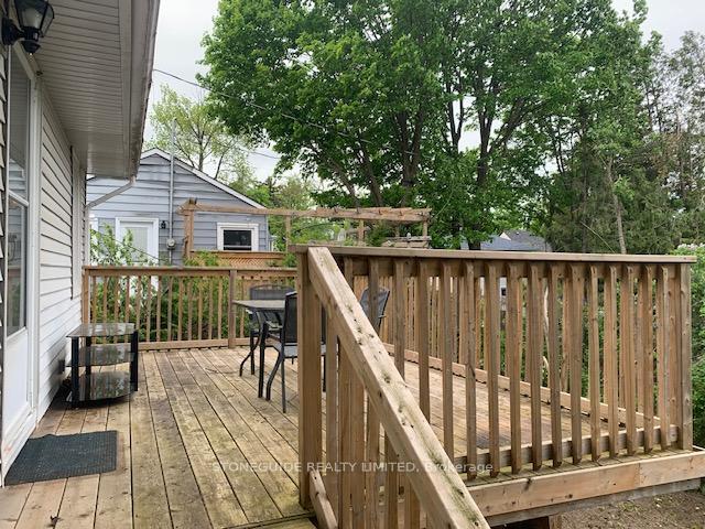 Photo 9 of 724 Fairbairn Street, Peterborough, Northcrest Ward 5 — HOMEH