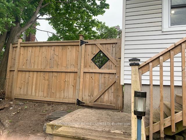 Photo 11 of 724 Fairbairn Street, Peterborough, Northcrest Ward 5 — HOMEH