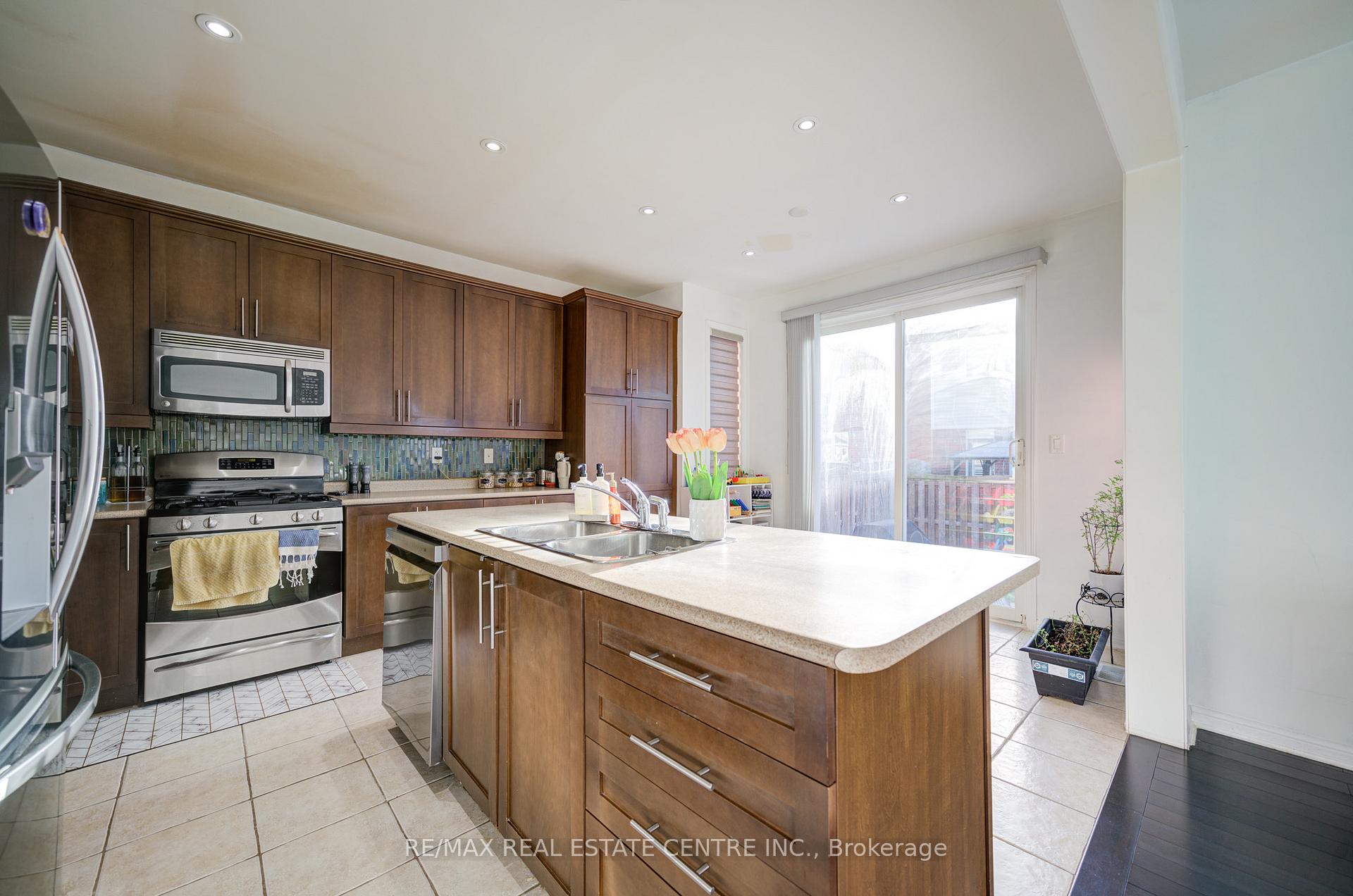Photo 14 of Unit Upper, 732 Scott Boulevard, Milton, Harrison — HOMEH