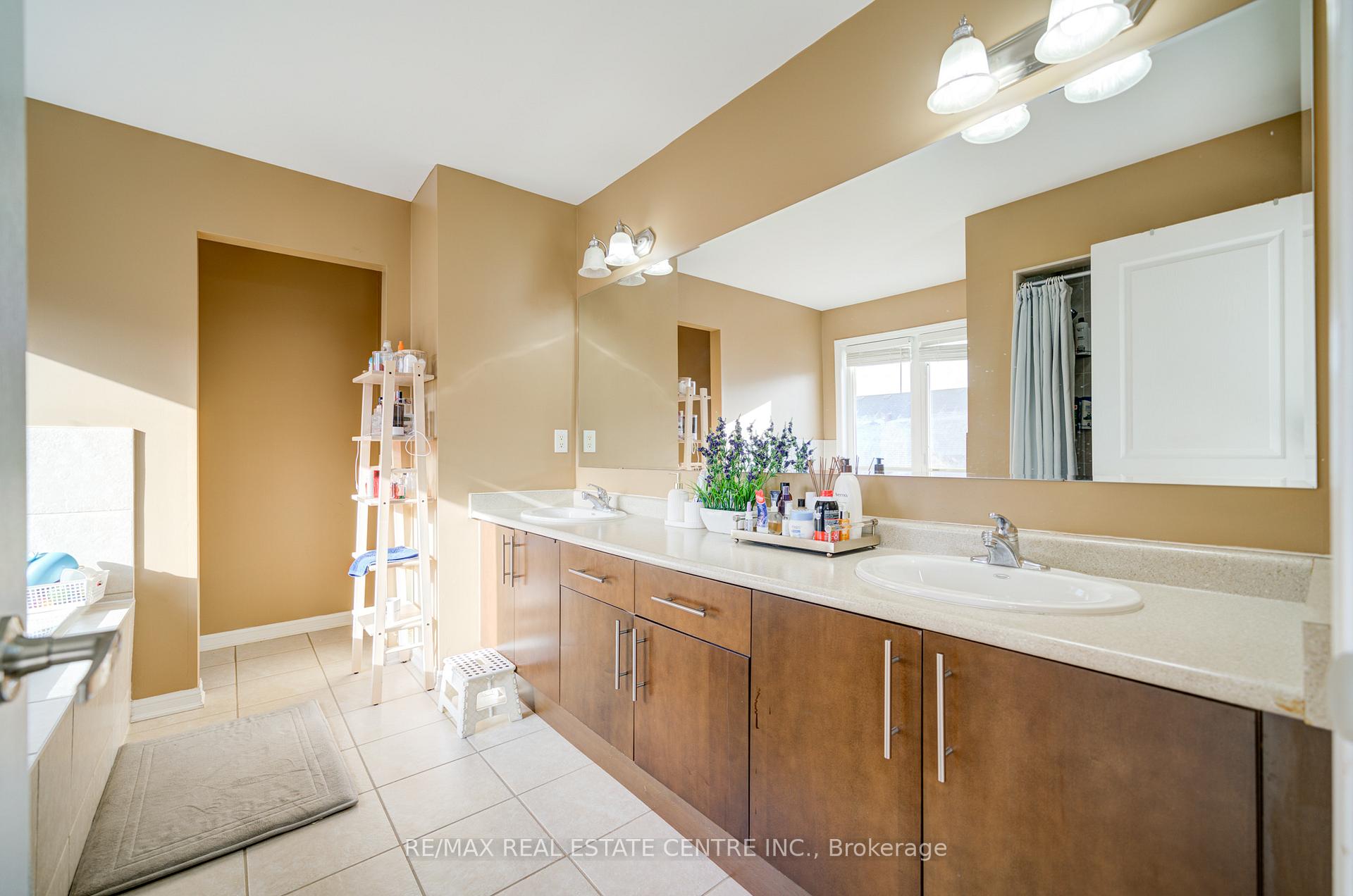 Photo 22 of Unit Upper, 732 Scott Boulevard, Milton, Harrison — HOMEH