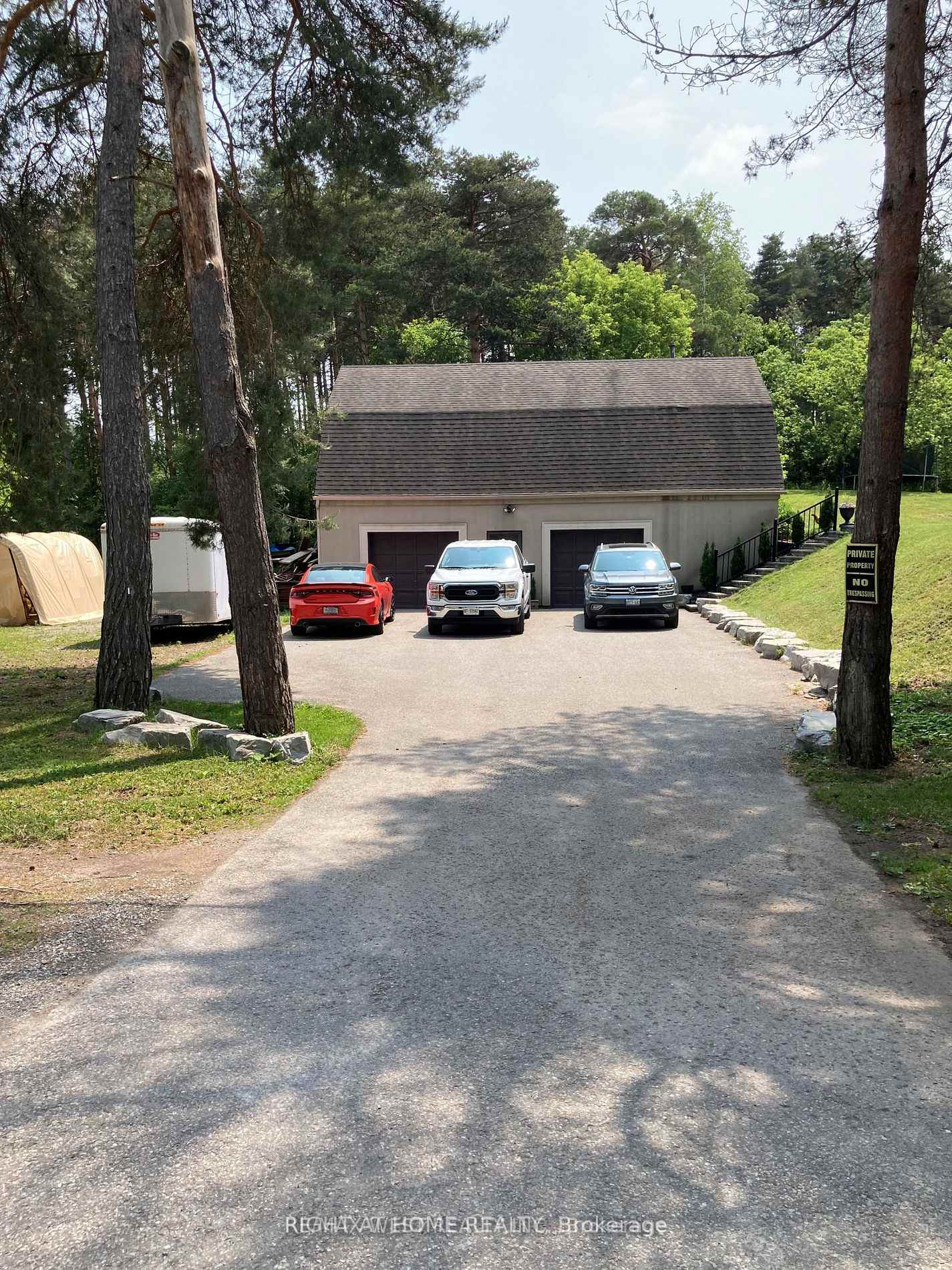 Photo 2 of 125 Ridge Road, Aurora, Aurora Estates — HOMEH