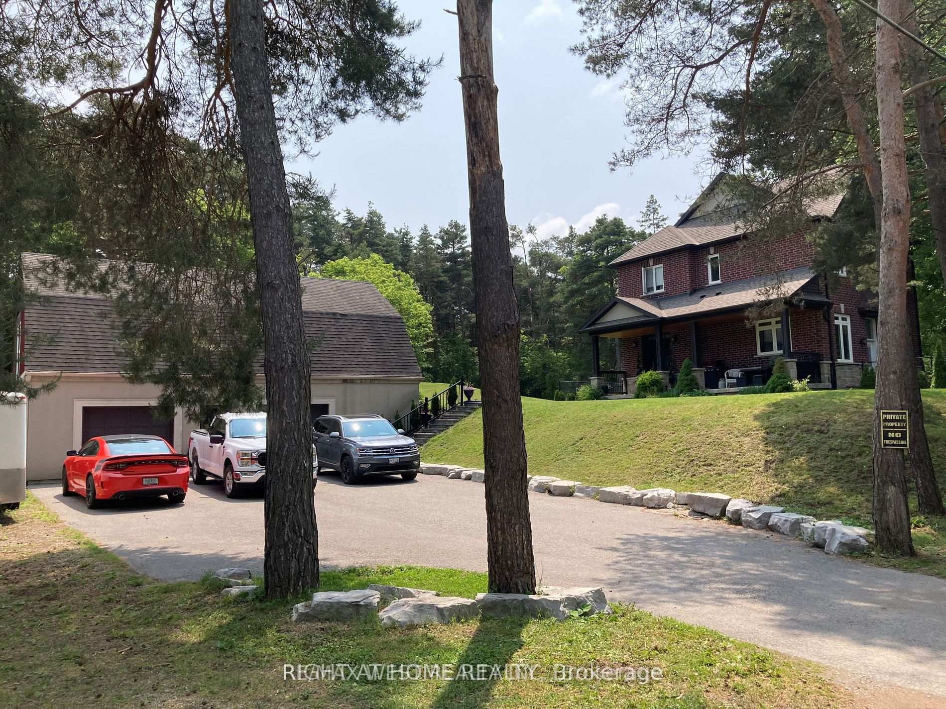 Photo 3 of 125 Ridge Road, Aurora, Aurora Estates — HOMEH