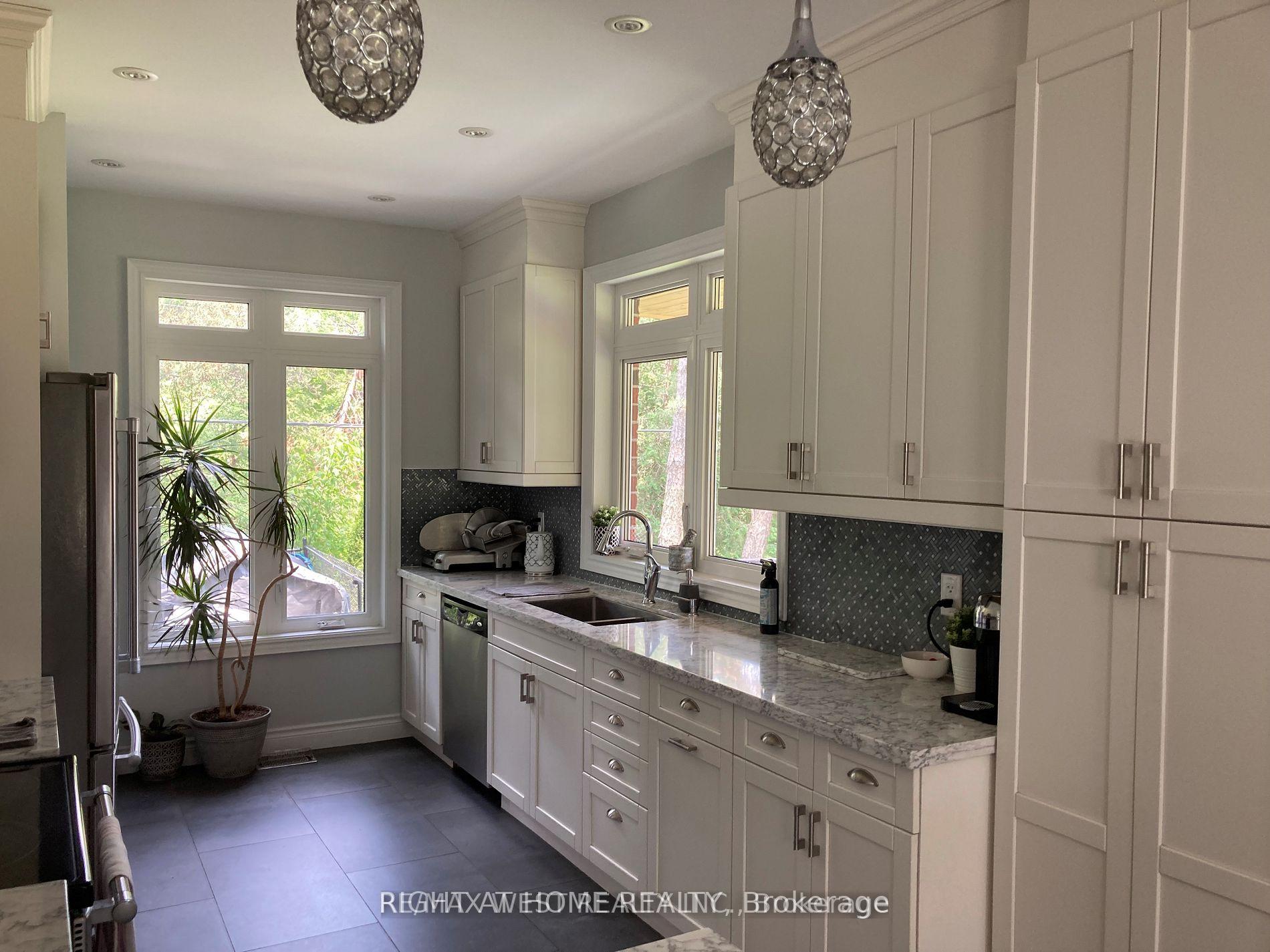Photo 8 of 125 Ridge Road, Aurora, Aurora Estates — HOMEH