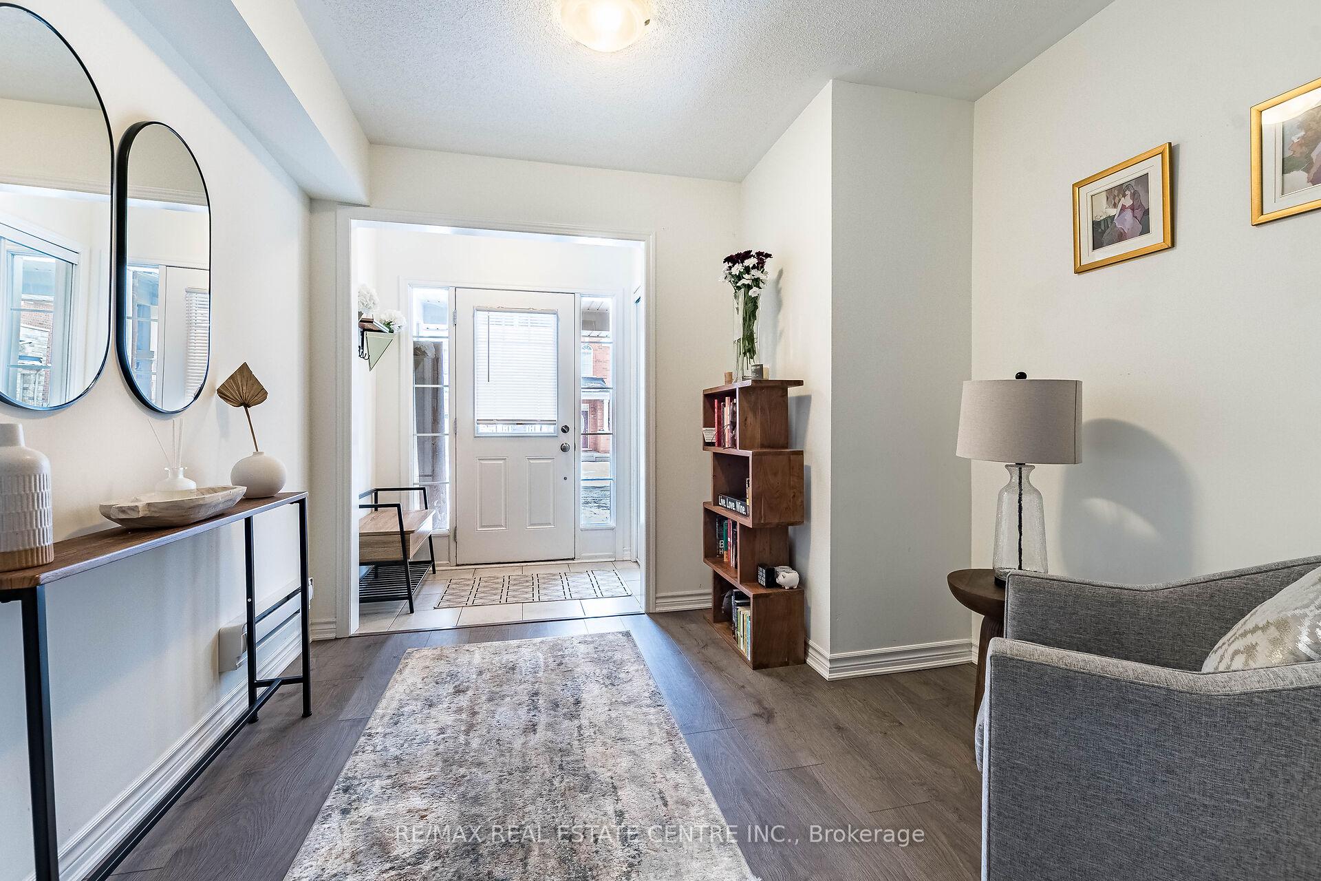Photo 3 of 1141 Duignan Crescent, Milton, Ford — HOMEH