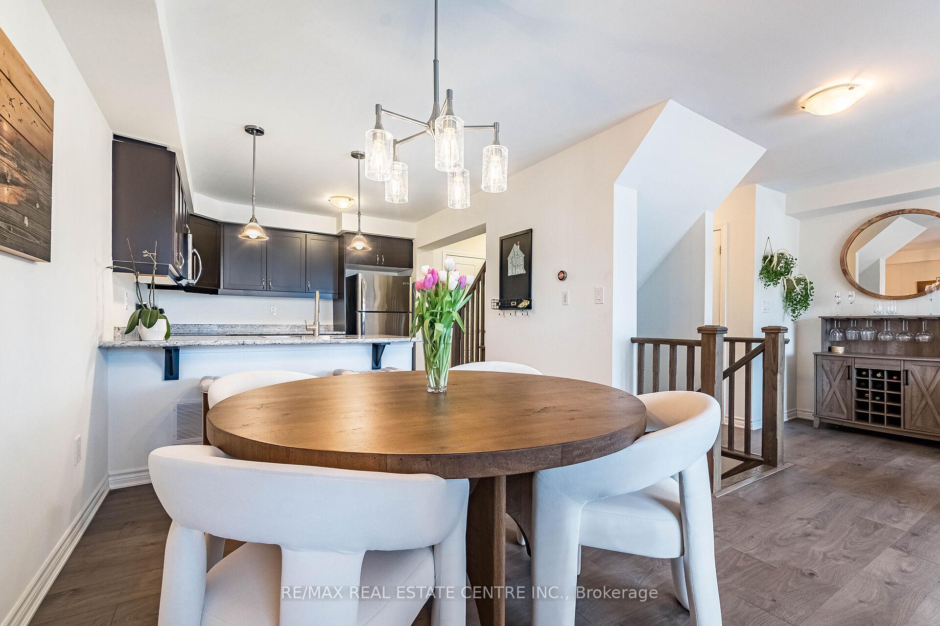 Photo 8 of 1141 Duignan Crescent, Milton, Ford — HOMEH