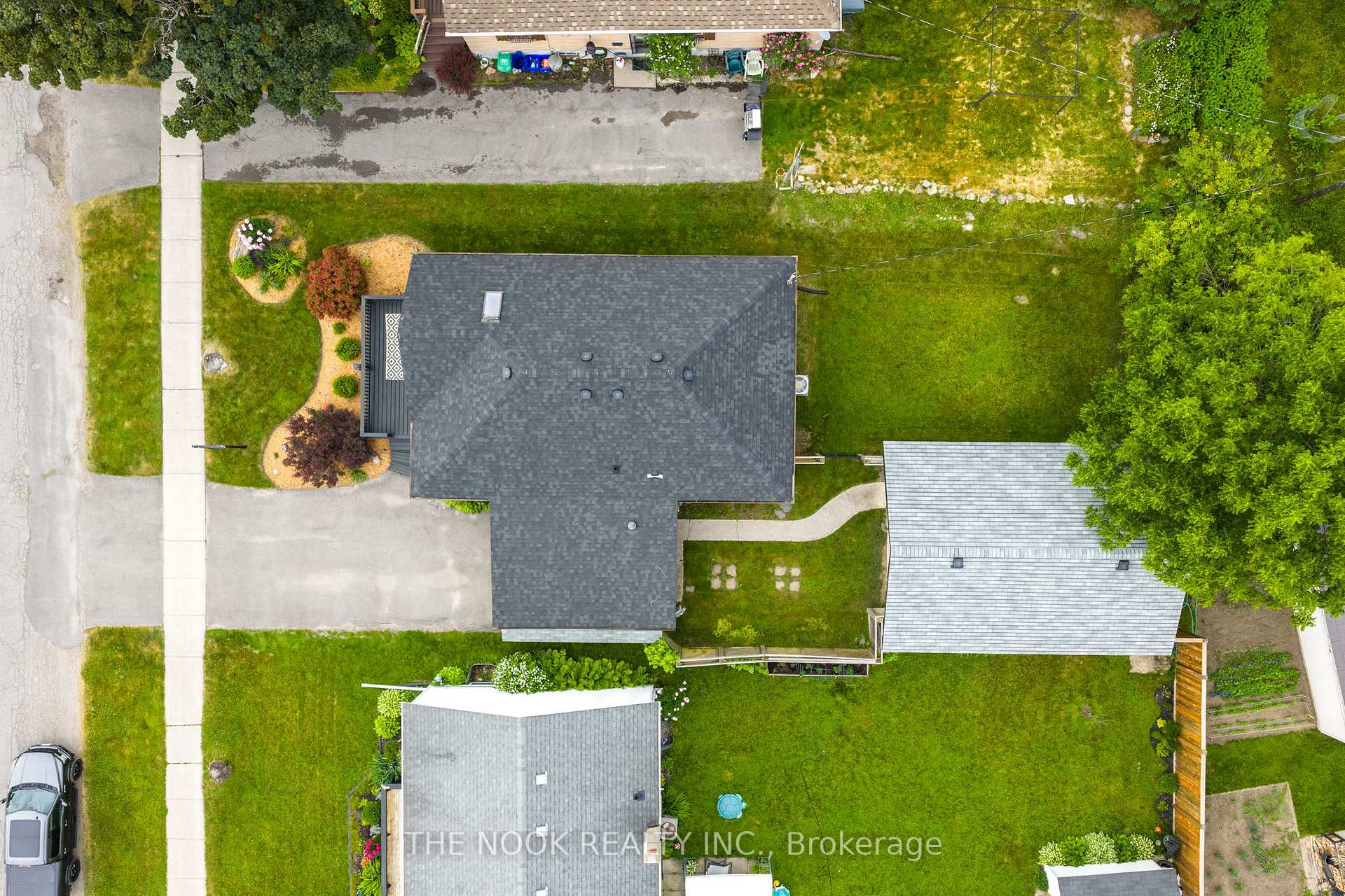 Photo 3 of 818 Nicholls Street, Peterborough, Northcrest Ward 5 — HOMEH