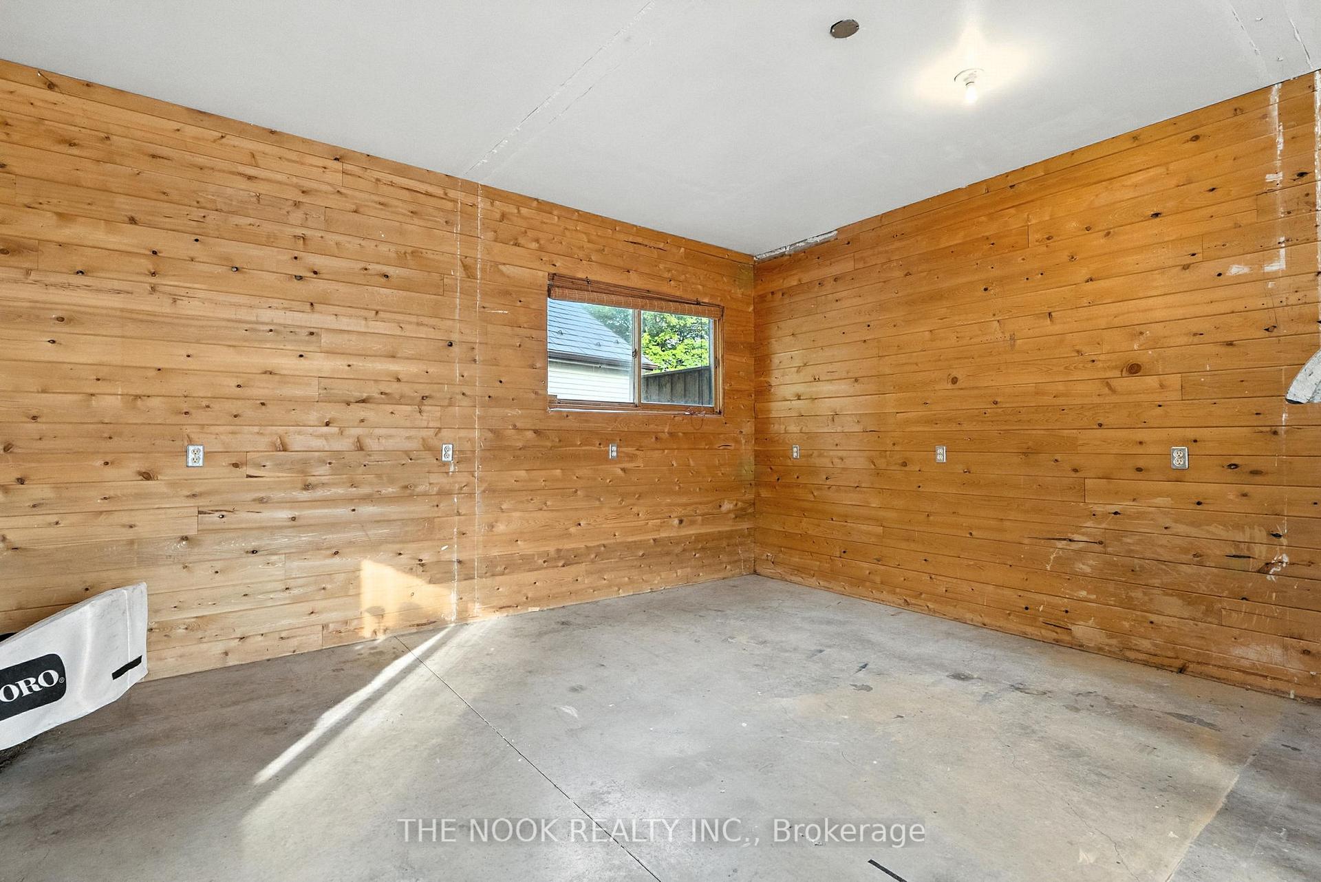 Photo 38 of 818 Nicholls Street, Peterborough, Northcrest Ward 5 — HOMEH