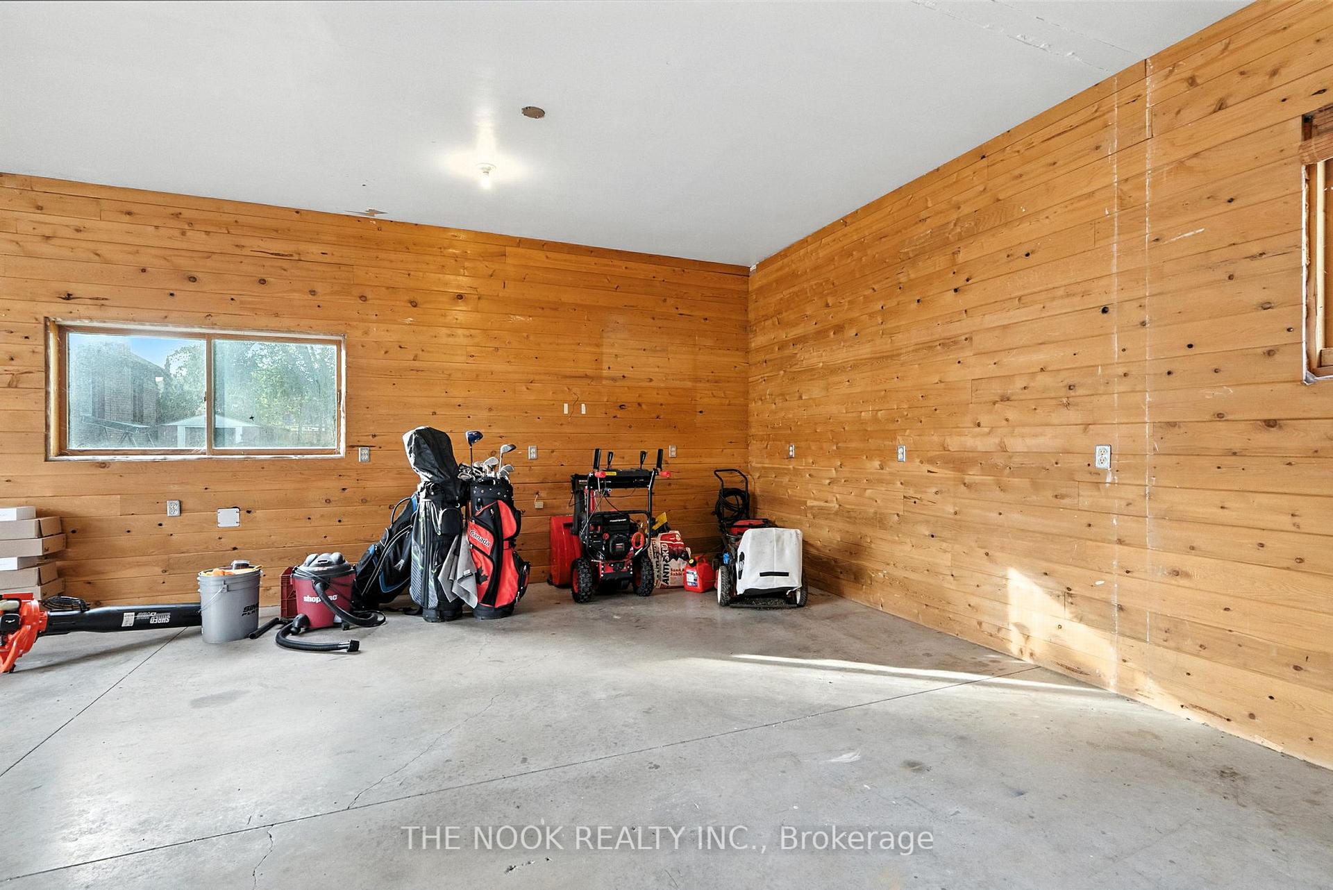 Photo 39 of 818 Nicholls Street, Peterborough, Northcrest Ward 5 — HOMEH