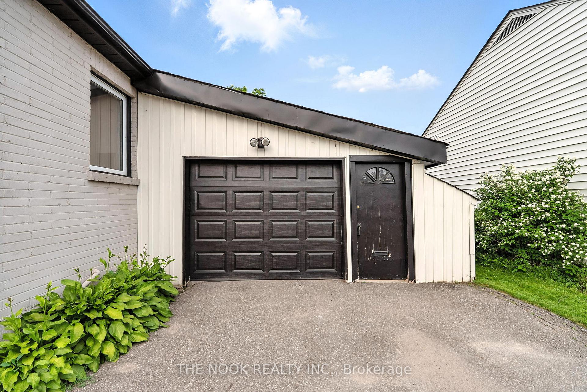 Photo 45 of 818 Nicholls Street, Peterborough, Northcrest Ward 5 — HOMEH