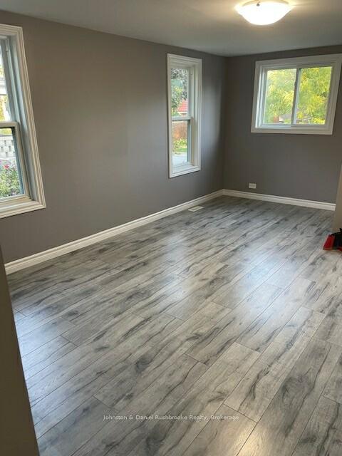 Photo 5 of 28 Grove Street E, Barrie, Wellington — HOMEH