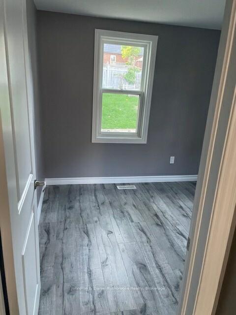 Photo 11 of 28 Grove Street E, Barrie, Wellington — HOMEH