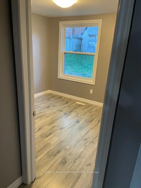 Photo 12 of 28 Grove Street E, Barrie, Wellington — HOMEH