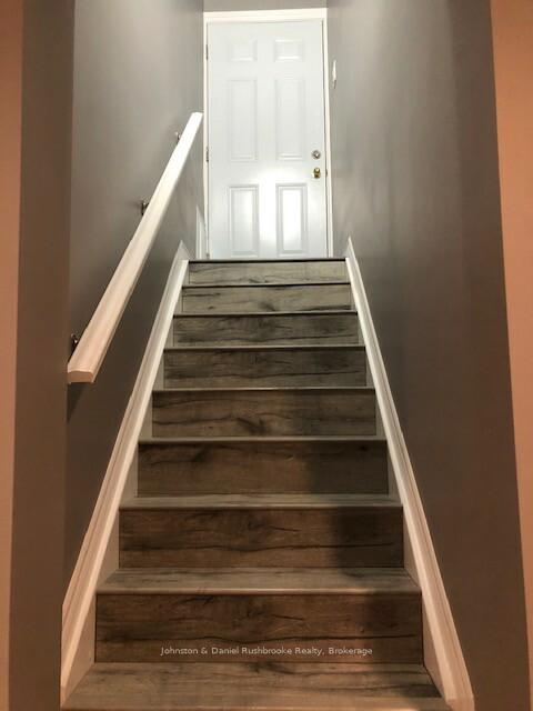 Photo 13 of 28 Grove Street E, Barrie, Wellington — HOMEH
