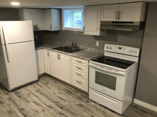 Photo 15 of 28 Grove Street E, Barrie, Wellington — HOMEH