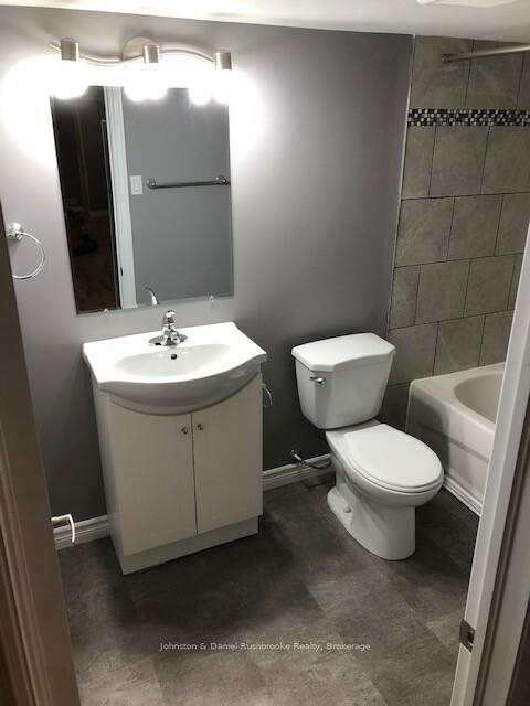 Photo 21 of 28 Grove Street E, Barrie, Wellington — HOMEH
