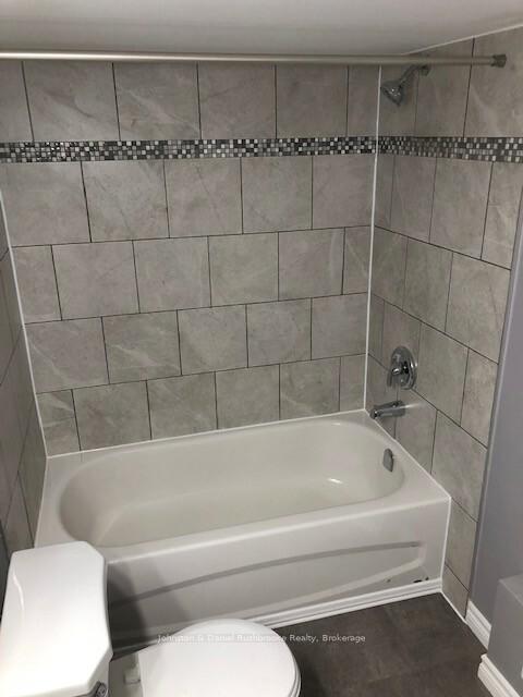 Photo 20 of 28 Grove Street E, Barrie, Wellington — HOMEH