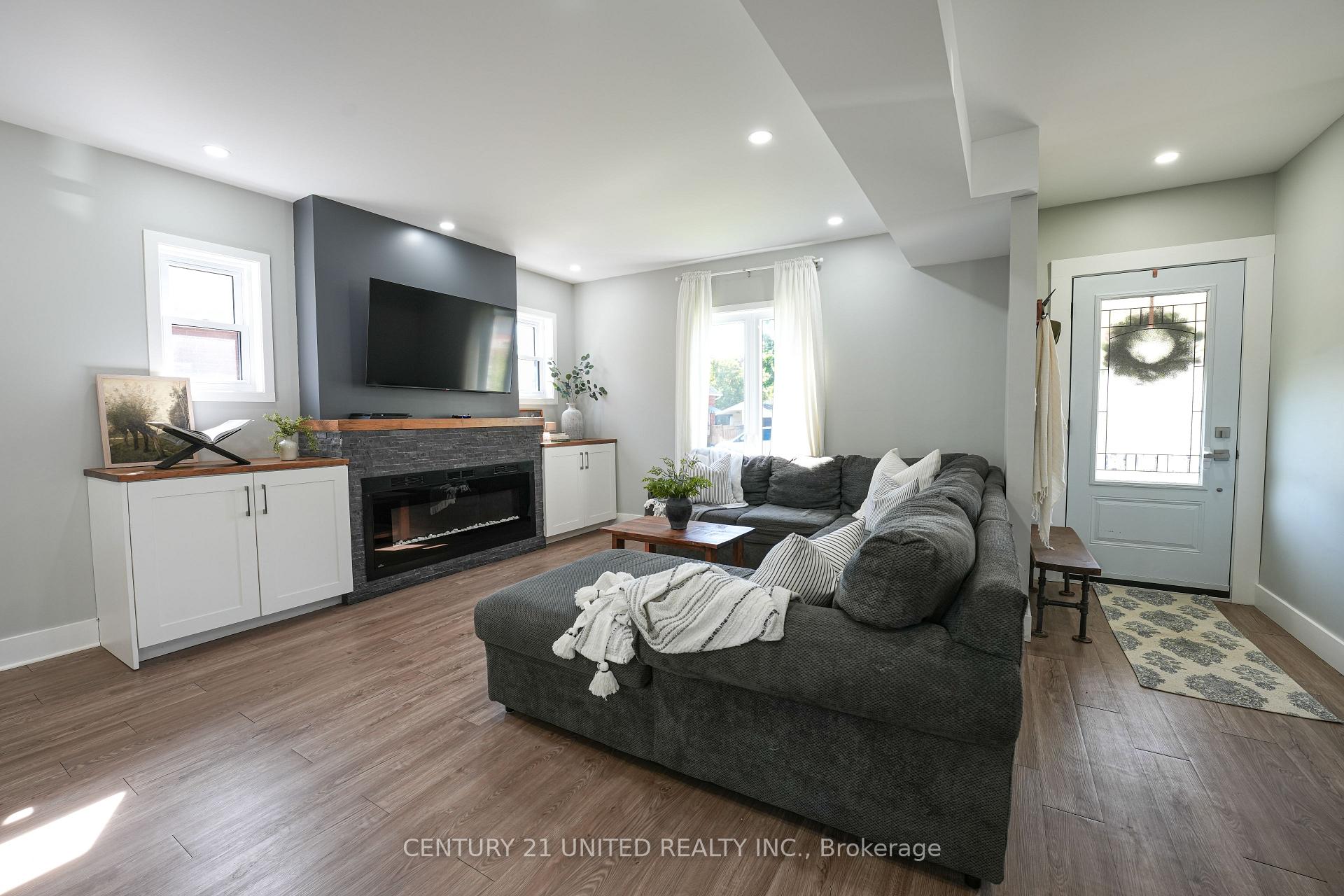 Photo 9 of 548 Douglas Avenue, Peterborough, Town Ward 3 — HOMEH