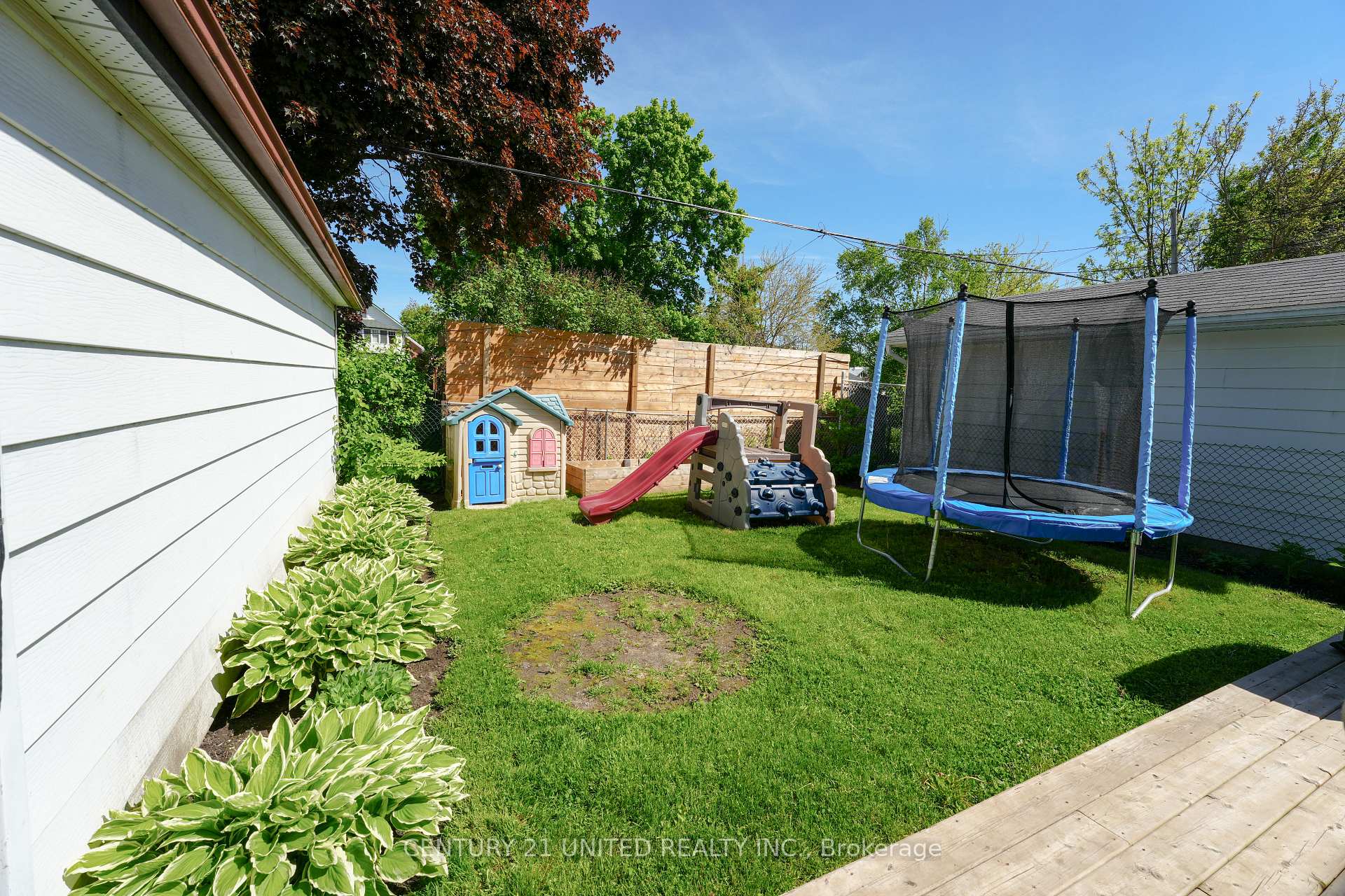 Photo 22 of 548 Douglas Avenue, Peterborough, Town Ward 3 — HOMEH
