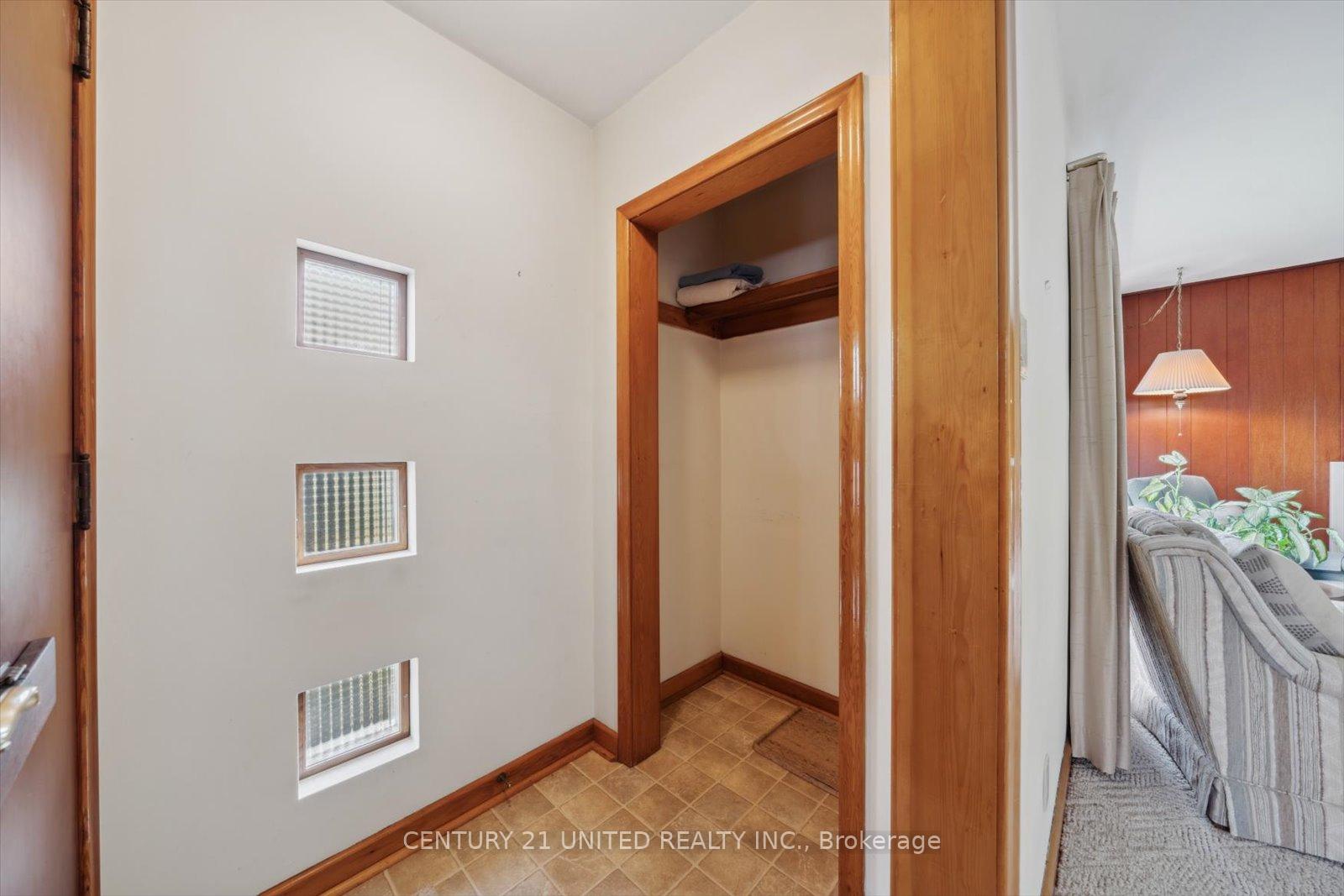 Photo 10 of 980 Oriole Drive, Peterborough, Northcrest Ward 5 — HOMEH