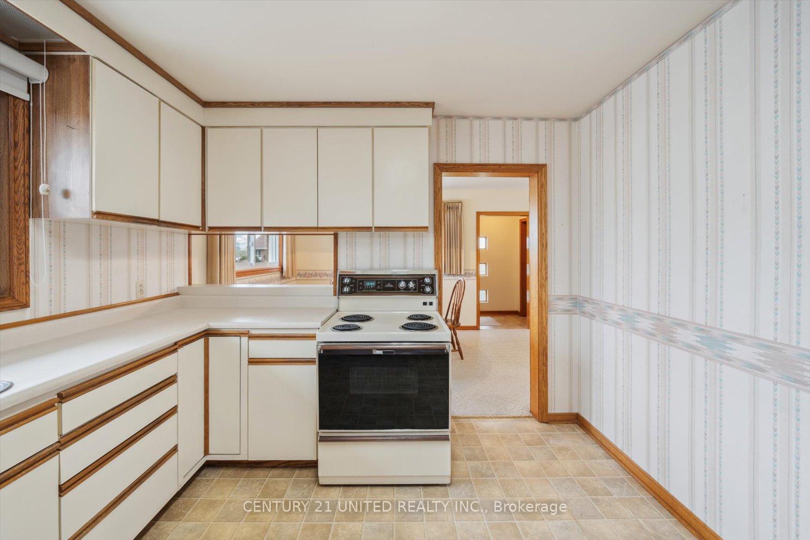 Photo 21 of 980 Oriole Drive, Peterborough, Northcrest Ward 5 — HOMEH