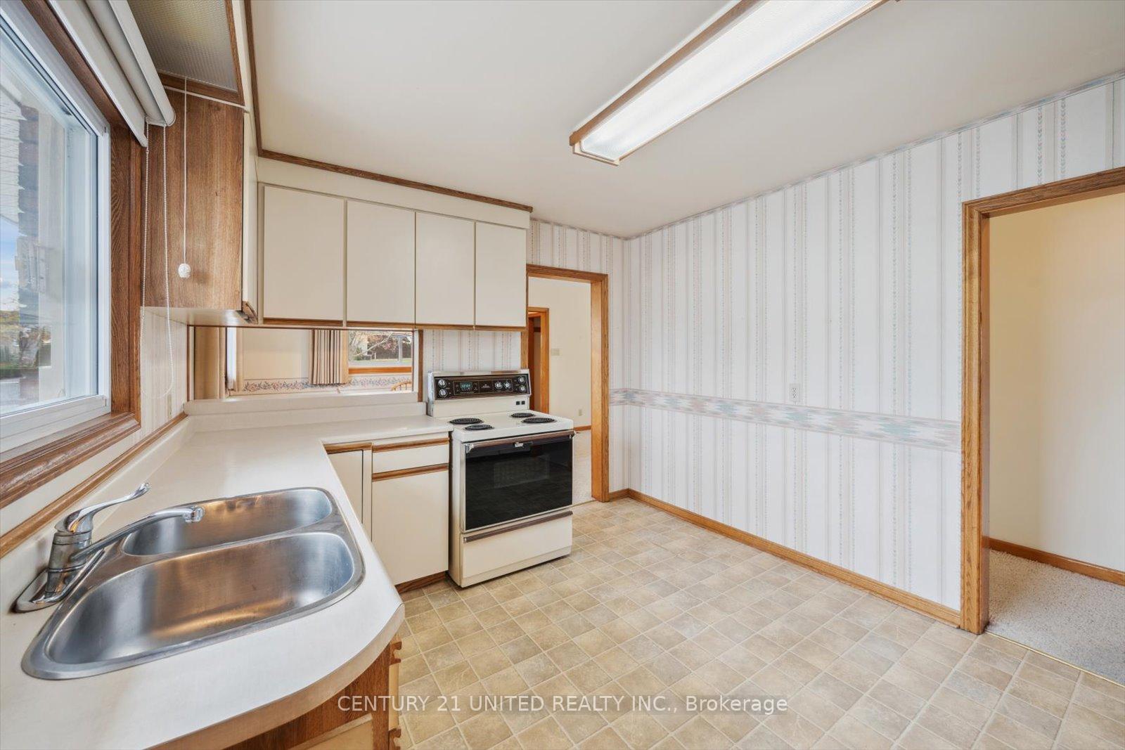 Photo 22 of 980 Oriole Drive, Peterborough, Northcrest Ward 5 — HOMEH