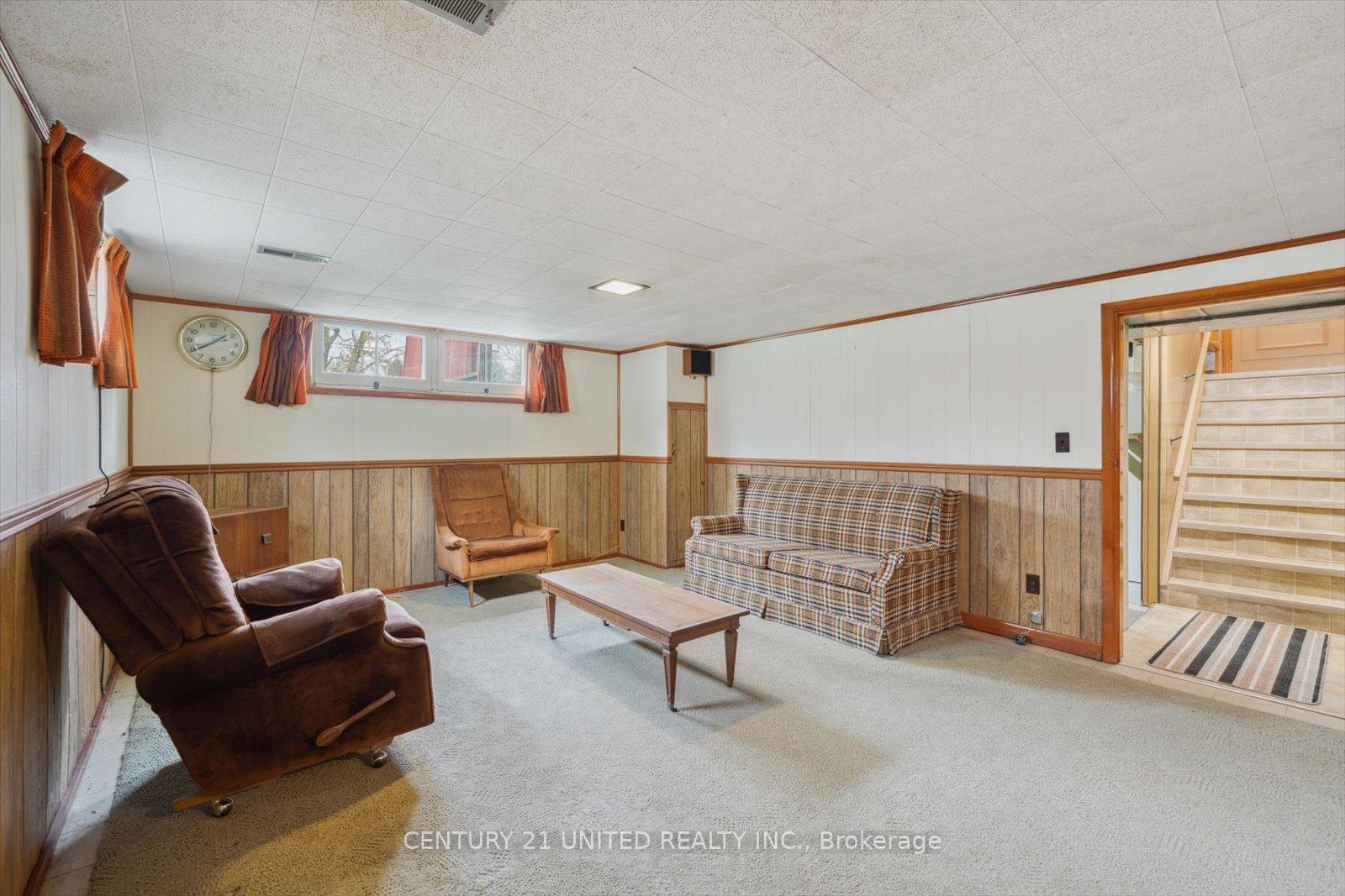 Photo 36 of 980 Oriole Drive, Peterborough, Northcrest Ward 5 — HOMEH