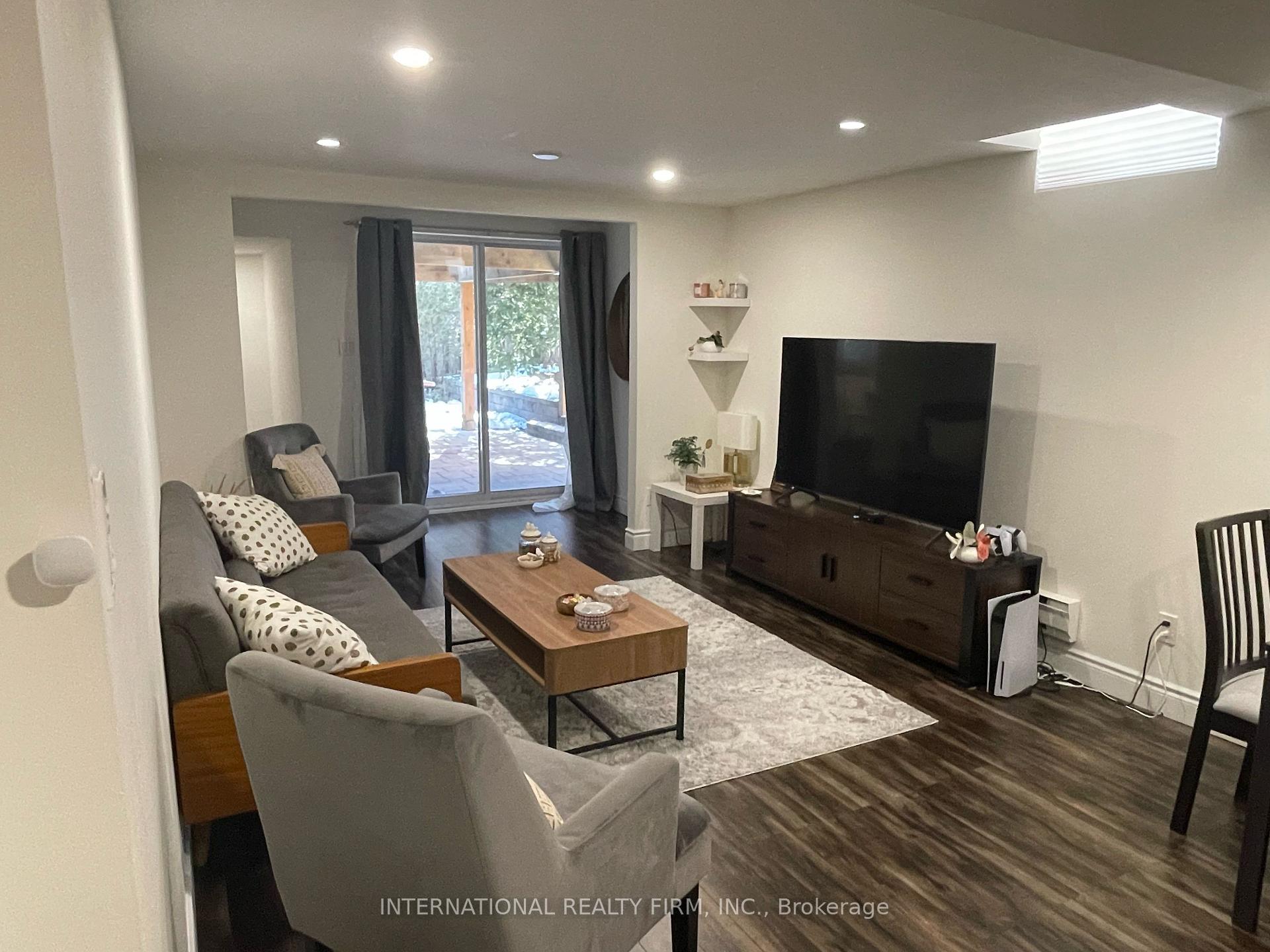 Photo 1 of Unit Basement, 141 Kemano Road, Aurora, Aurora Heights — HOMEH