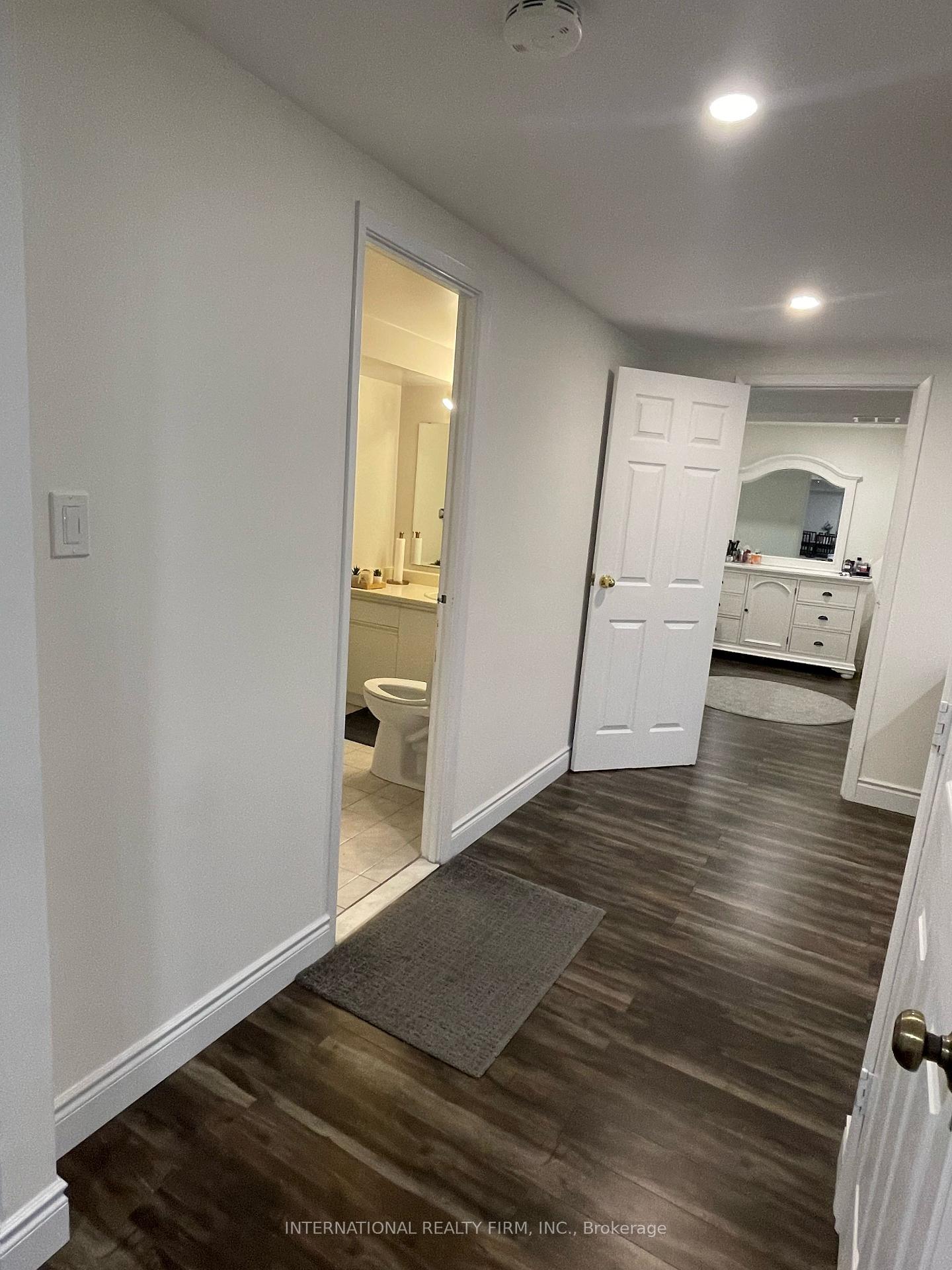 Photo 11 of Unit Basement, 141 Kemano Road, Aurora, Aurora Heights — HOMEH