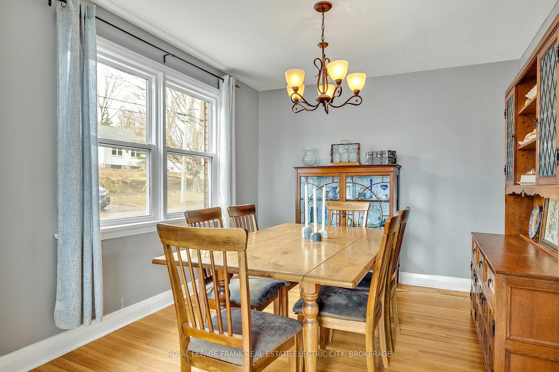 Photo 7 of 650 Sherbrooke Street, Peterborough, Town Ward 3 — HOMEH