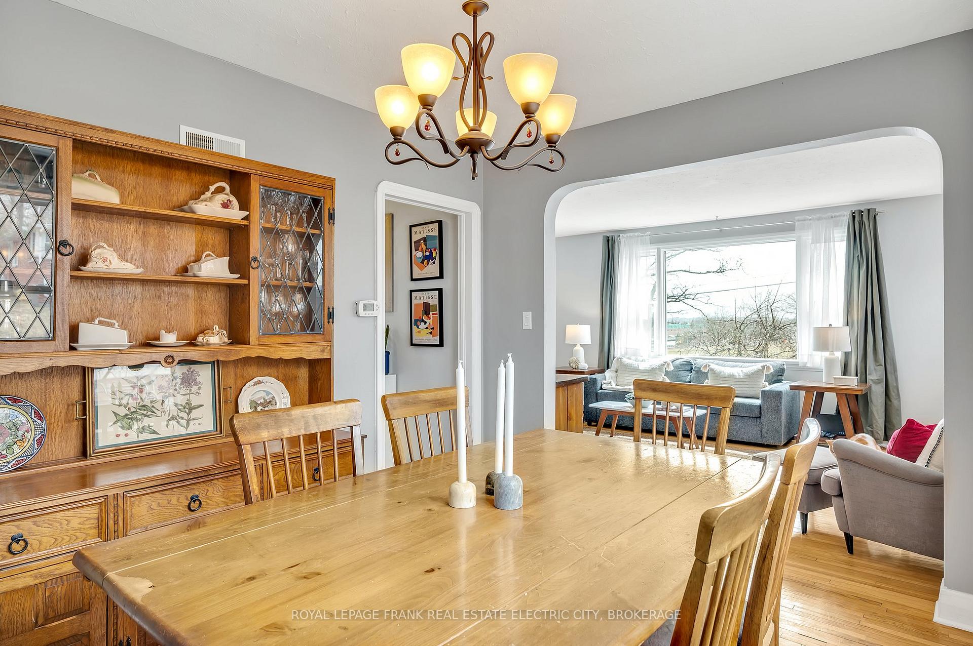 Photo 9 of 650 Sherbrooke Street, Peterborough, Town Ward 3 — HOMEH