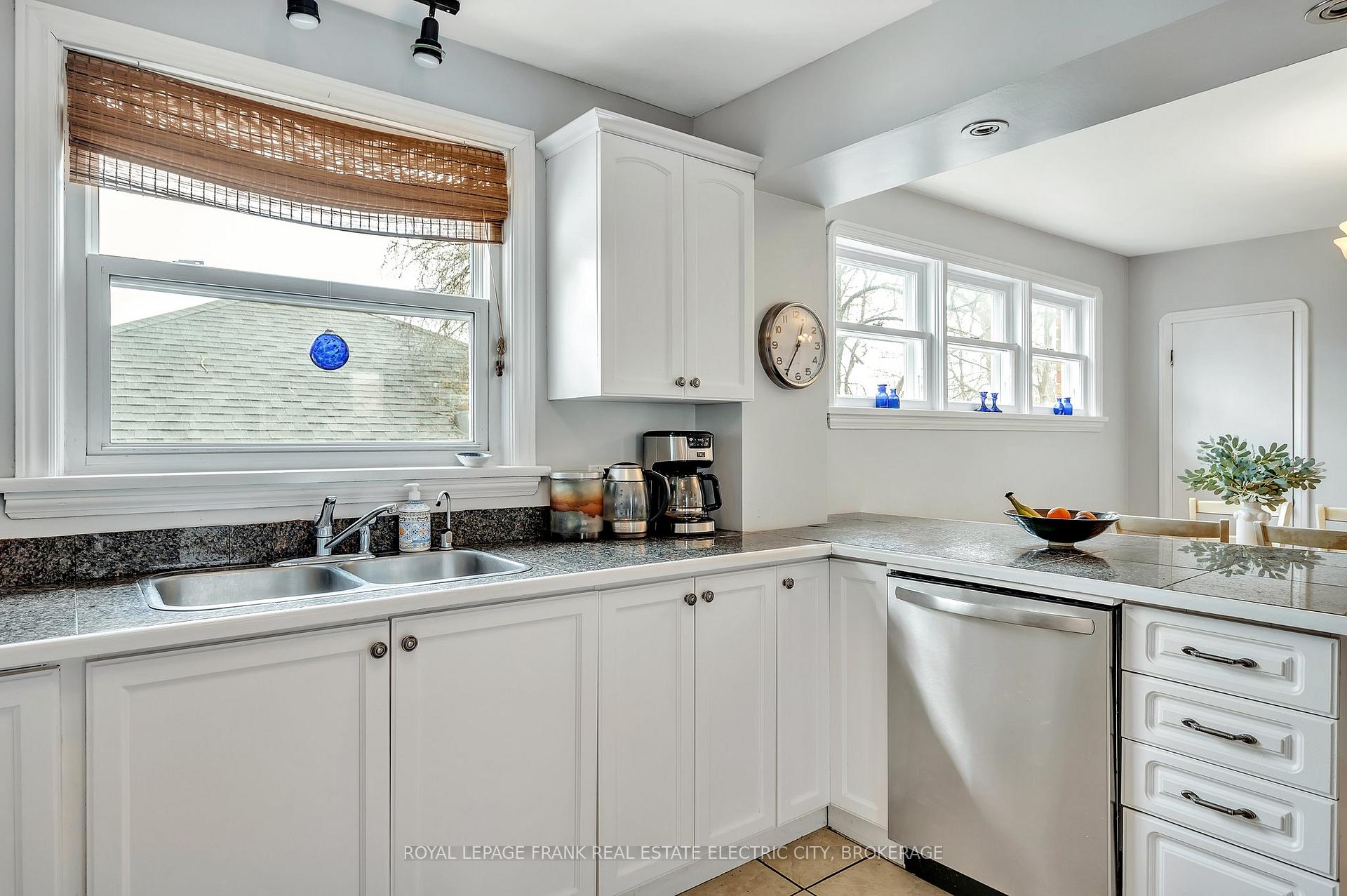 Photo 12 of 650 Sherbrooke Street, Peterborough, Town Ward 3 — HOMEH