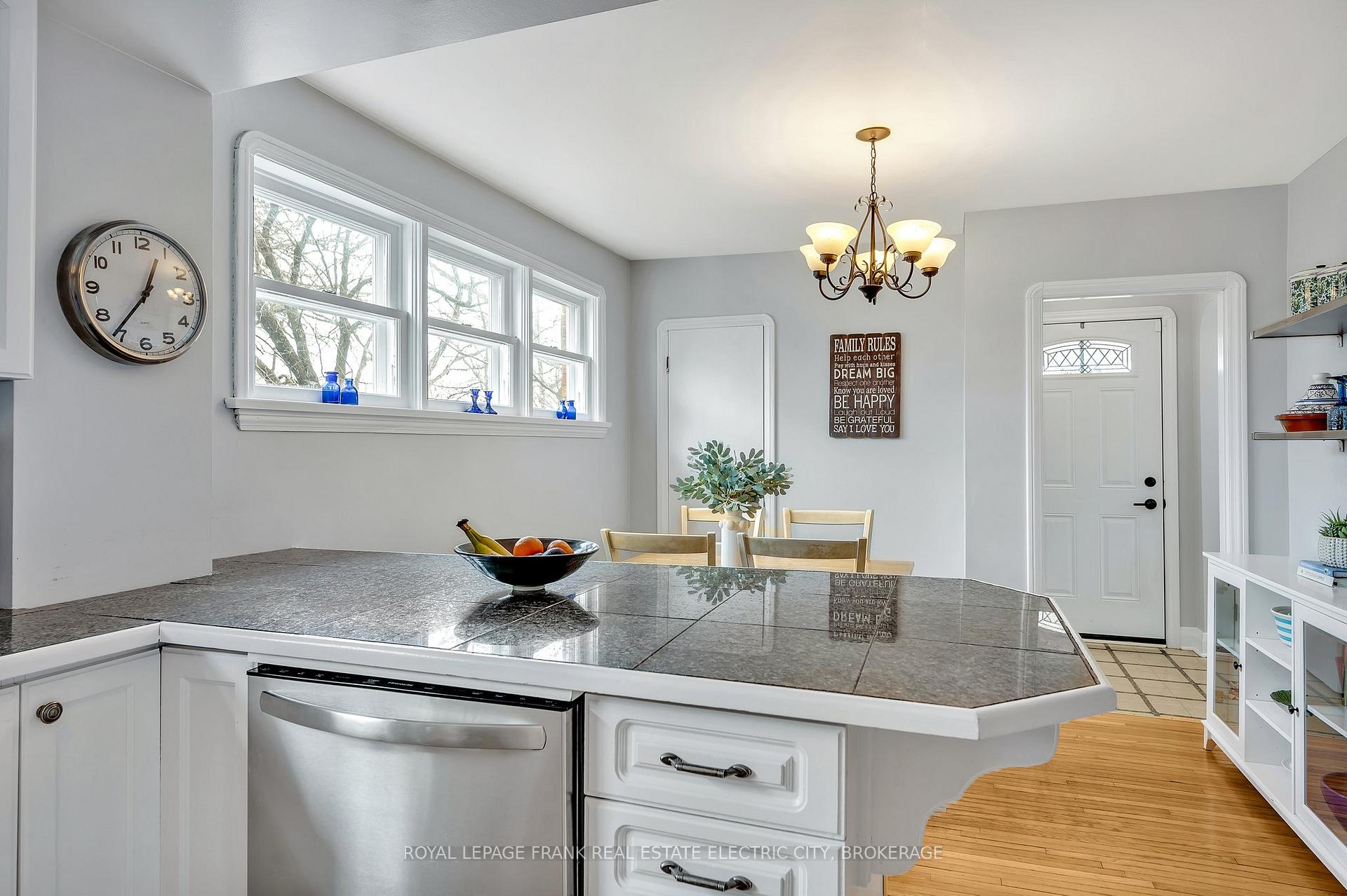 Photo 15 of 650 Sherbrooke Street, Peterborough, Town Ward 3 — HOMEH