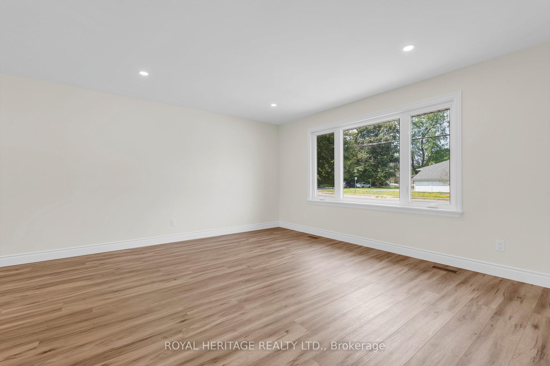 Photo 4 of 285 Herchimer Avenue, Belleville, Belleville Ward — HOMEH