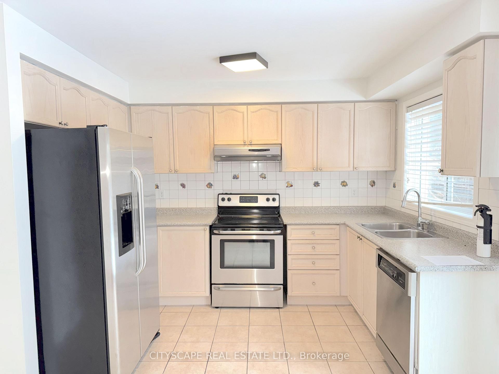 Photo 5 of 1518 Swann Crescent, Milton, Clarke — HOMEH