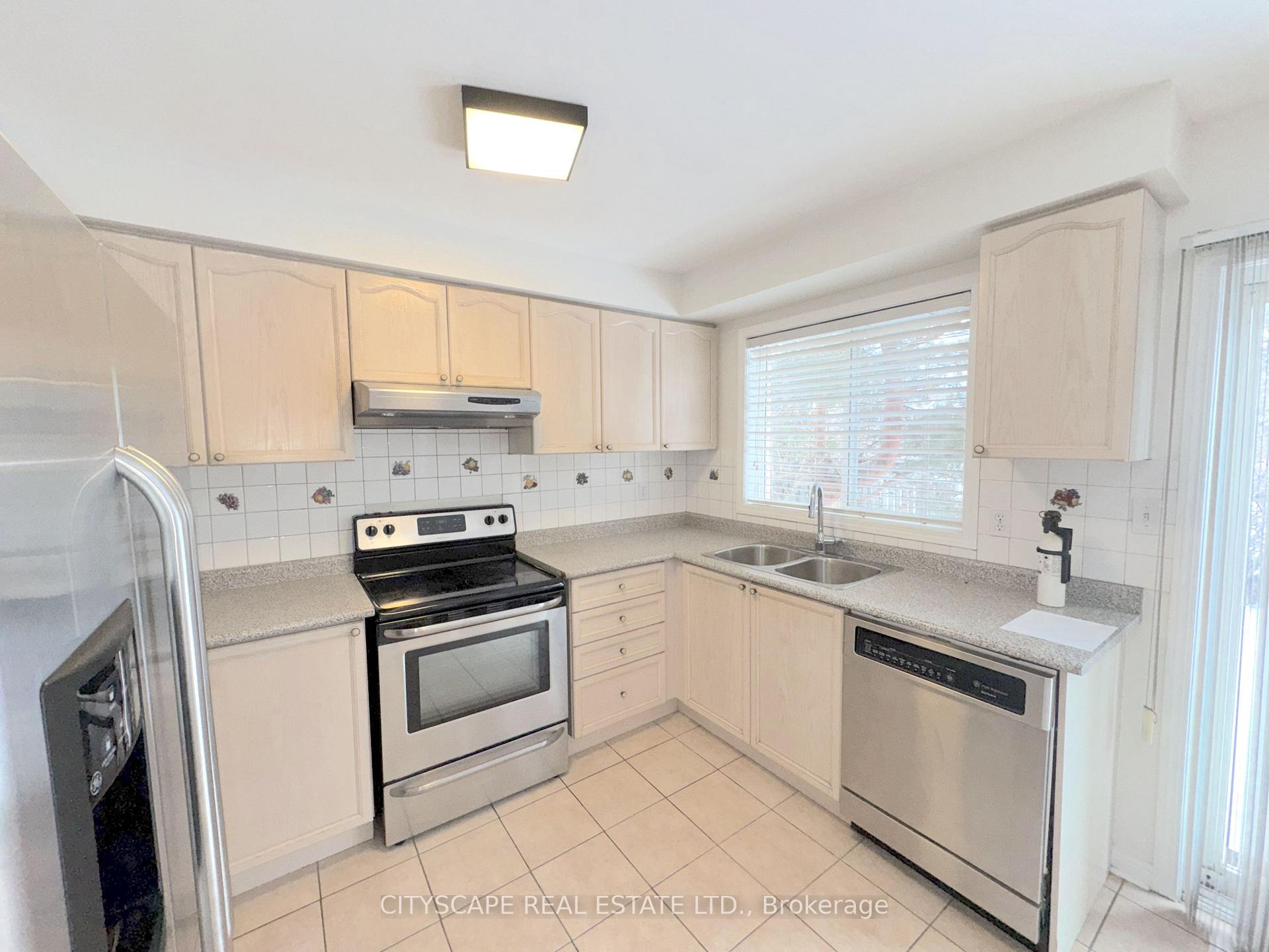 Photo 6 of 1518 Swann Crescent, Milton, Clarke — HOMEH