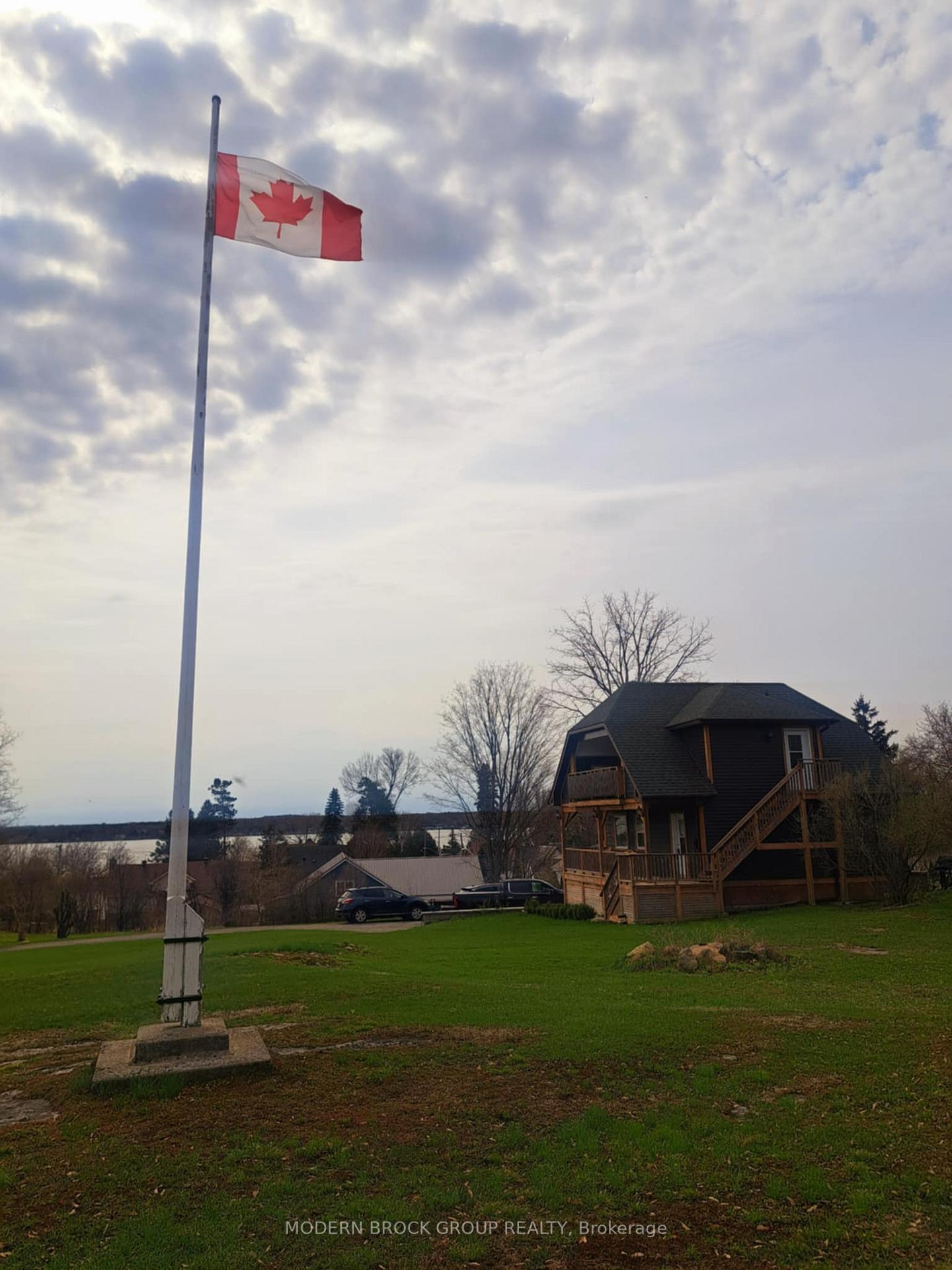 Photo 3 of Unit A, 40 Edward Street, Brockville — HOMEH
