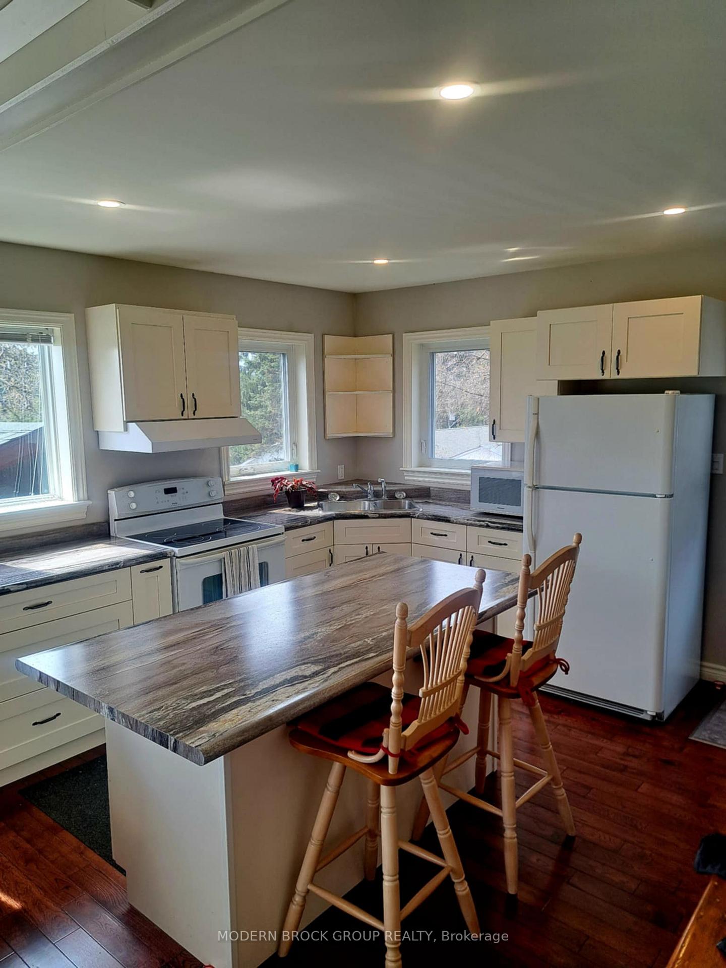 Photo 7 of Unit A, 40 Edward Street, Brockville — HOMEH